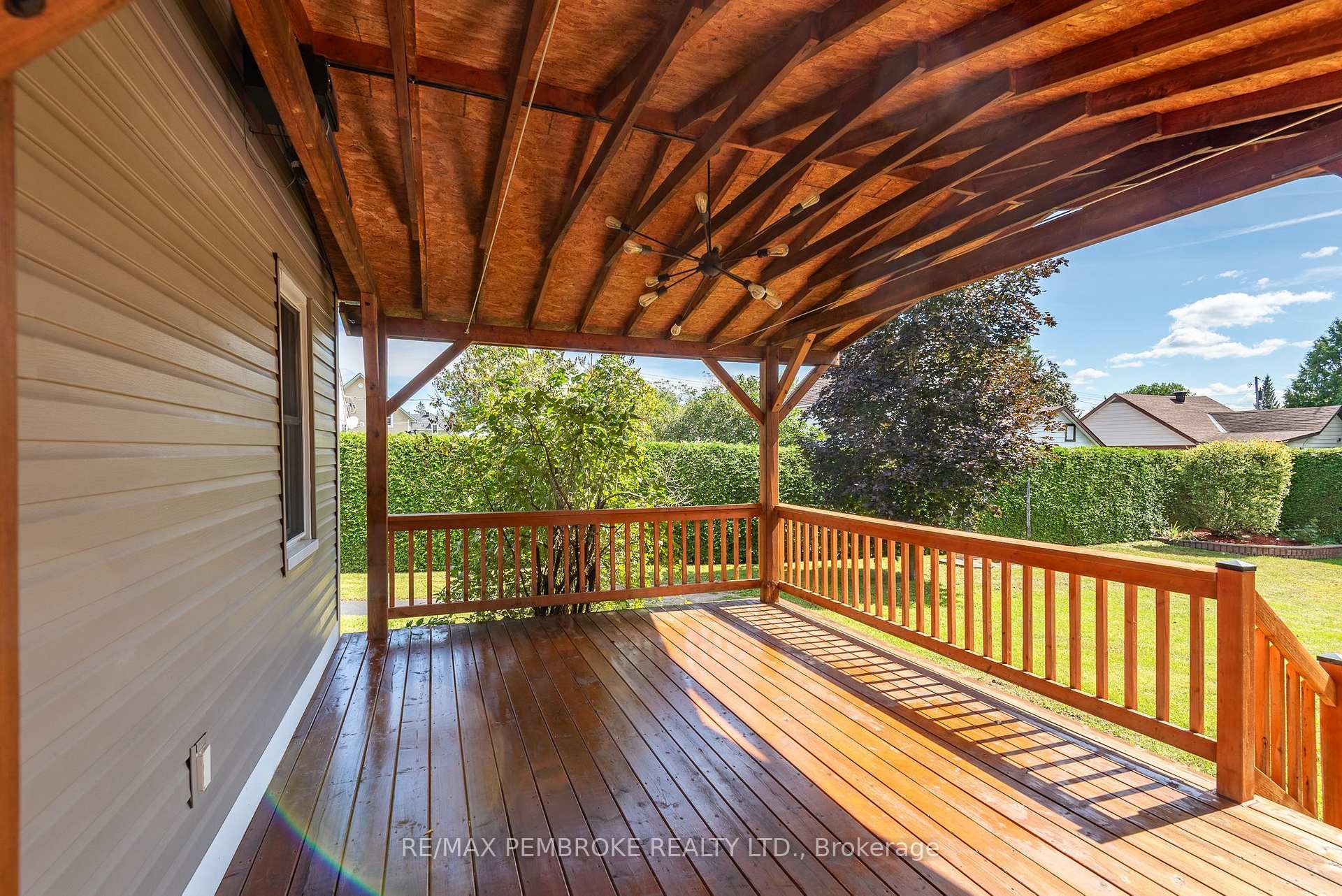Photo 10 of 628 Perth Street, Pembroke, Pembroke — HOMEH