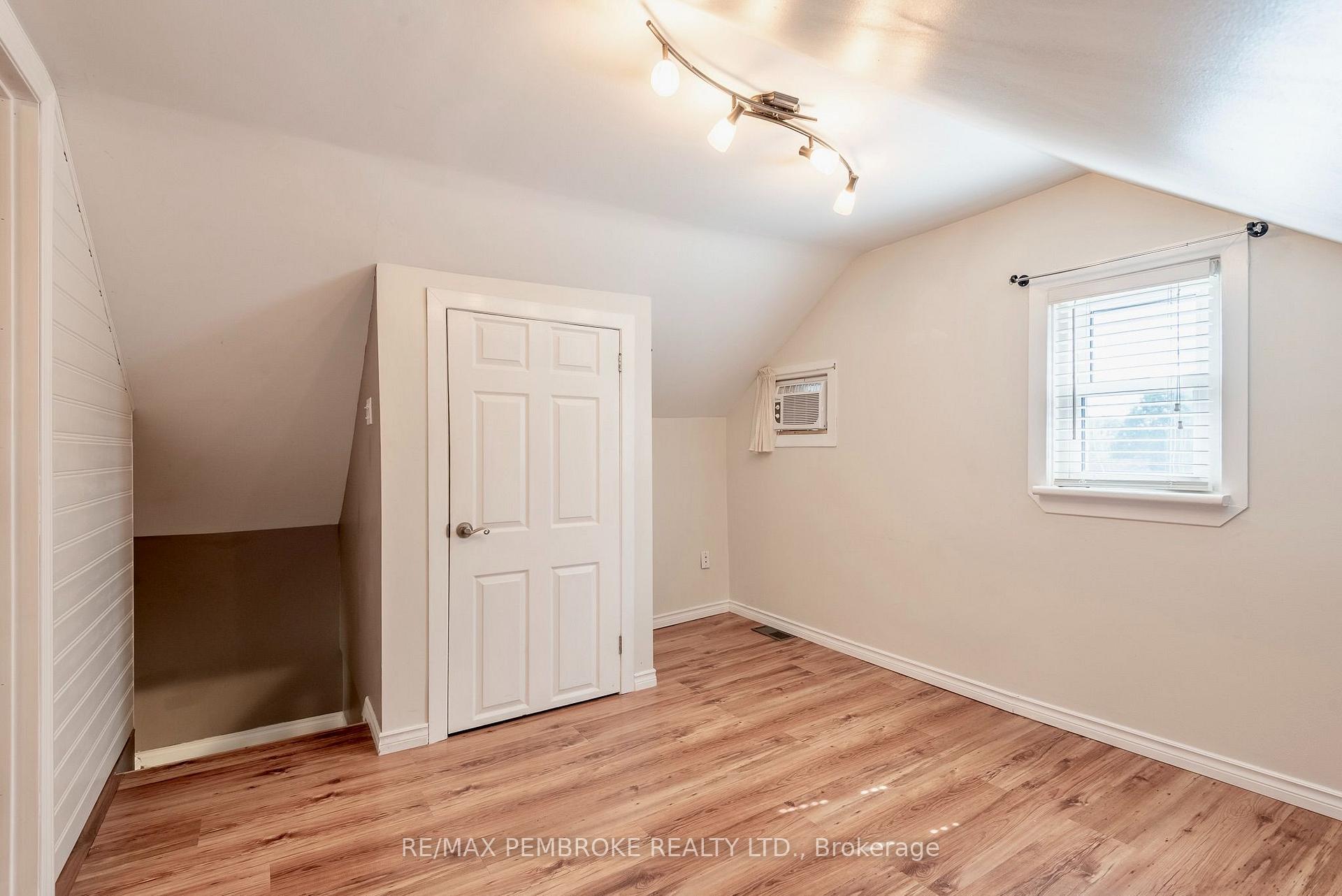 Photo 21 of 628 Perth Street, Pembroke, Pembroke — HOMEH