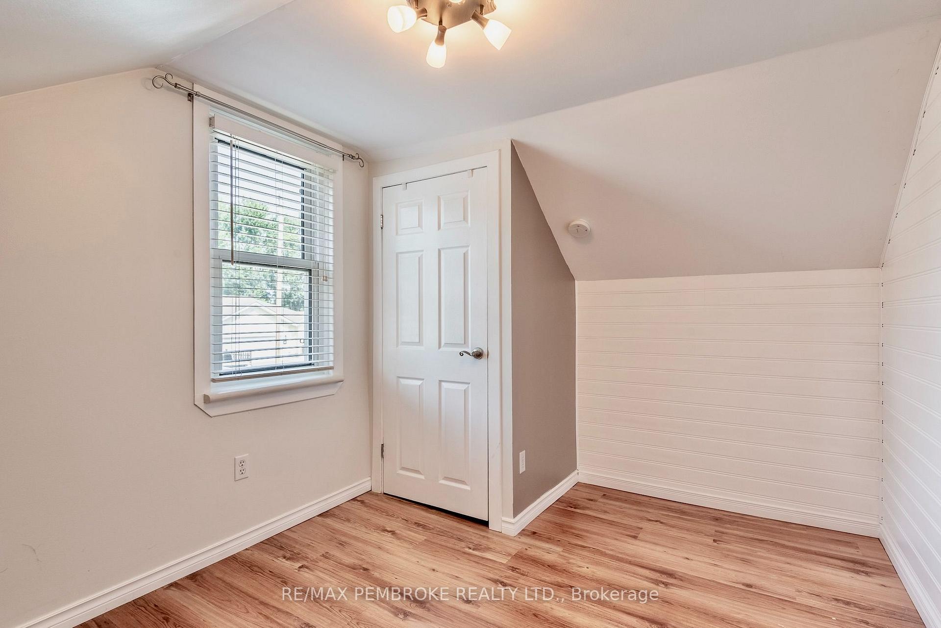 Photo 25 of 628 Perth Street, Pembroke, Pembroke — HOMEH
