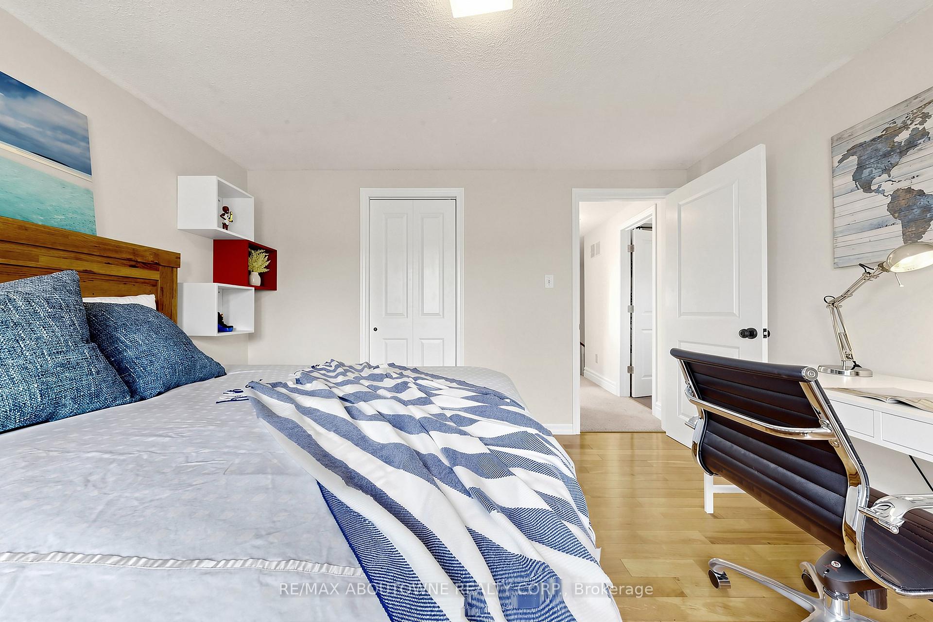 Photo 21 of 2072 Glenada Crescent, Oakville, Wedgewood Creek — HOMEH