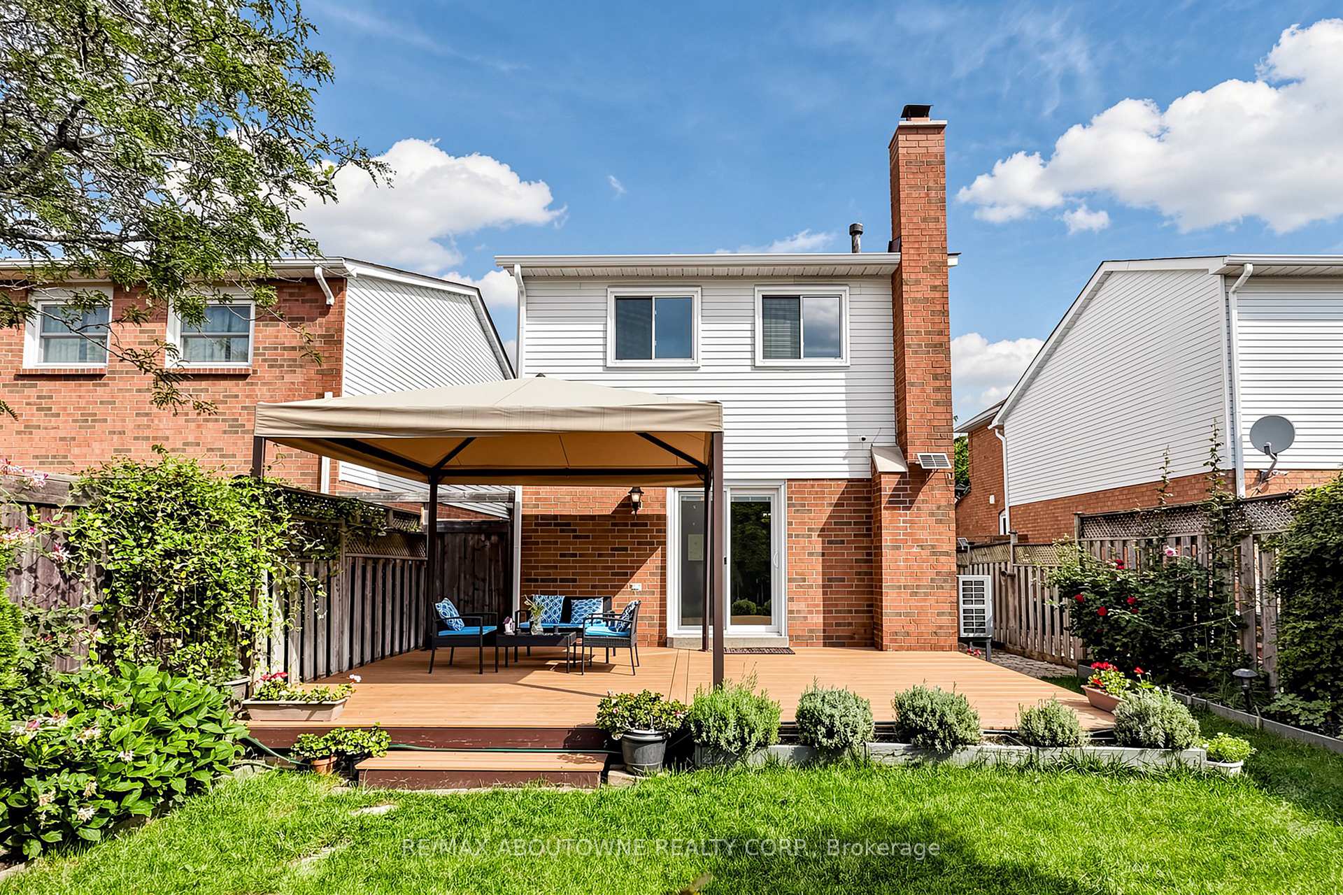 Photo 30 of 2072 Glenada Crescent, Oakville, Wedgewood Creek — HOMEH