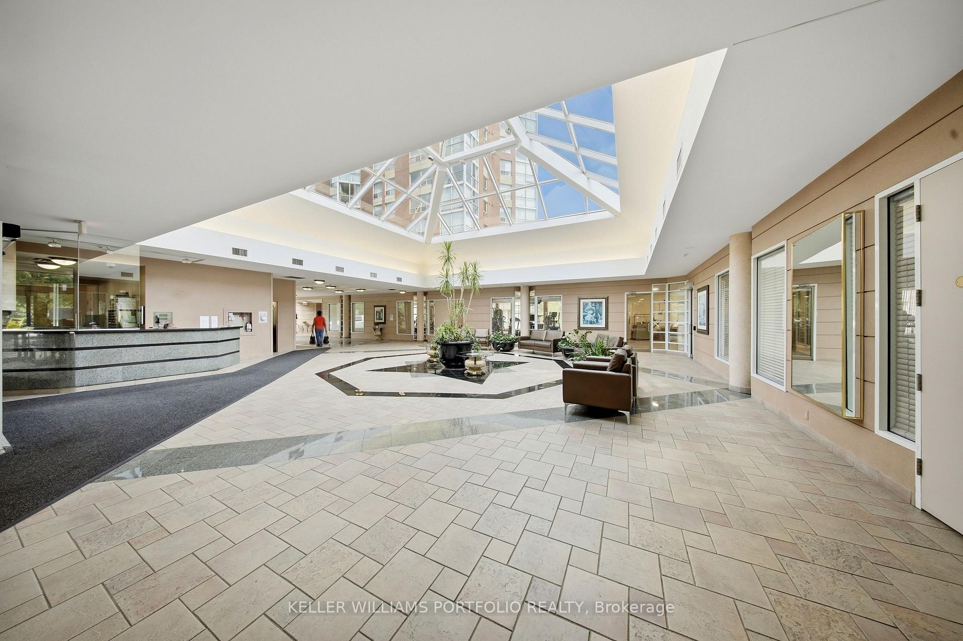 Photo 18 of Unit 2910, 5 Concorde Place, North York, Banbury-Don Mills — HOMEH