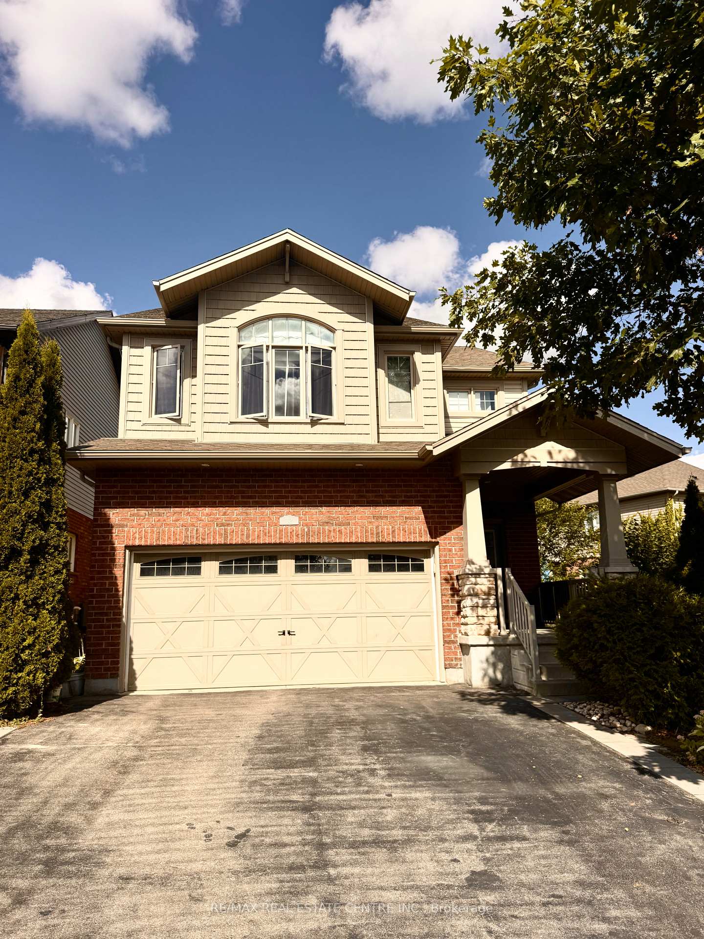 Photo 3 of 32 Hodgson Drive, Guelph, Pineridge/Westminster Woods — HOMEH