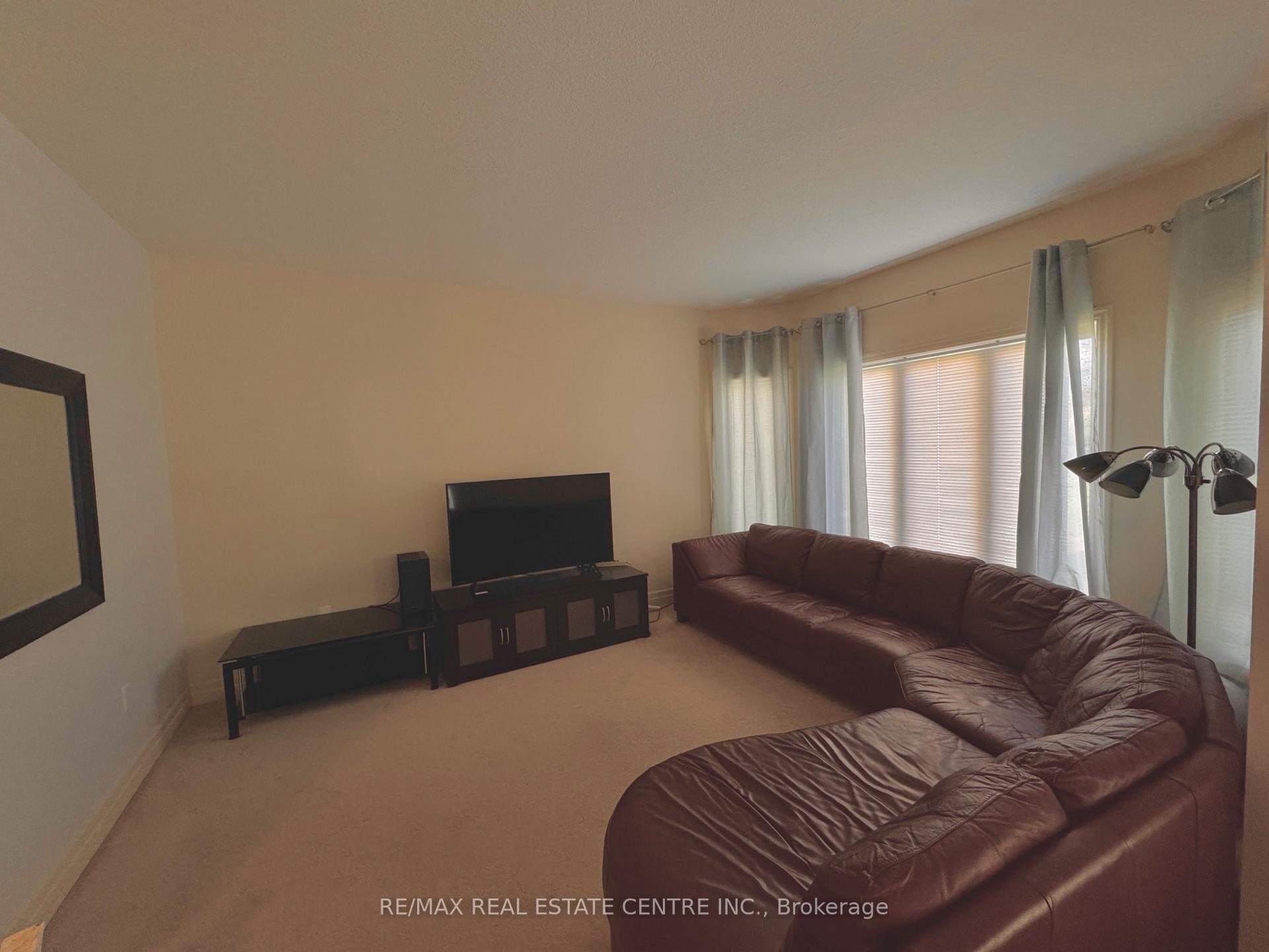 Photo 14 of 32 Hodgson Drive, Guelph, Pineridge/Westminster Woods — HOMEH