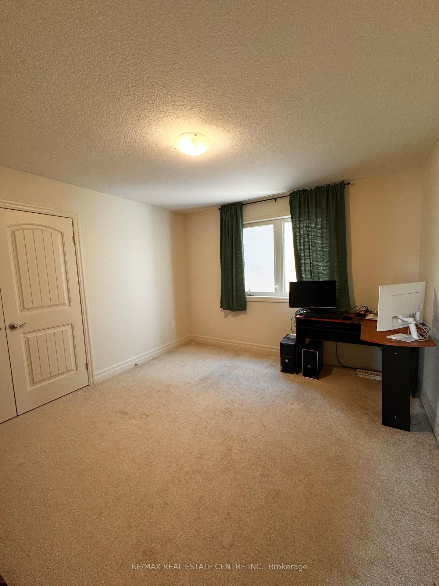 Photo 38 of 32 Hodgson Drive, Guelph, Pineridge/Westminster Woods — HOMEH