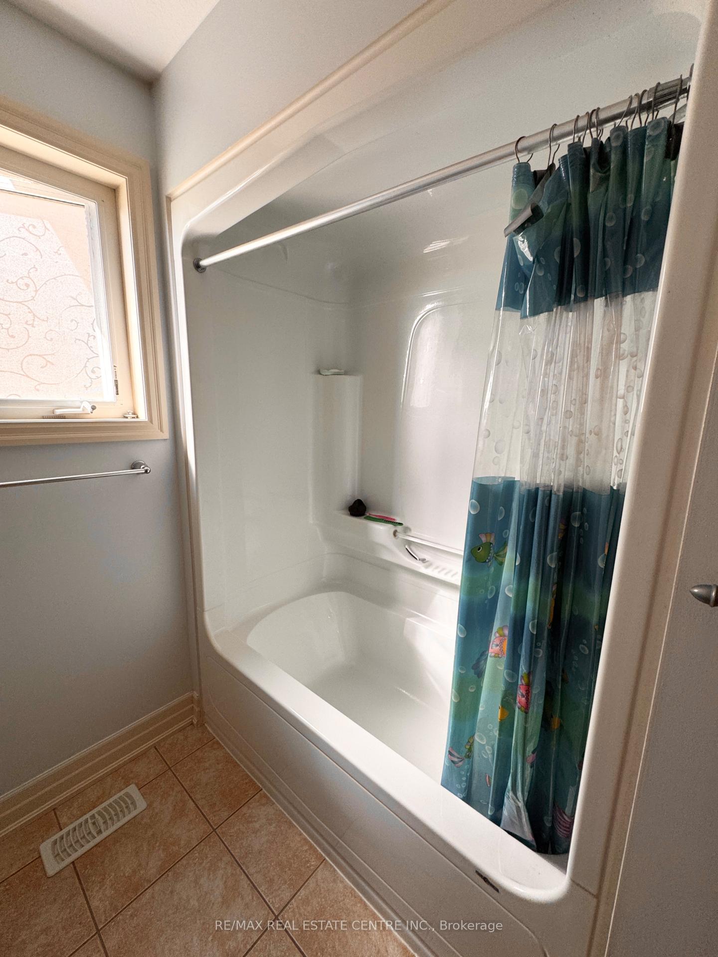 Photo 42 of 32 Hodgson Drive, Guelph, Pineridge/Westminster Woods — HOMEH
