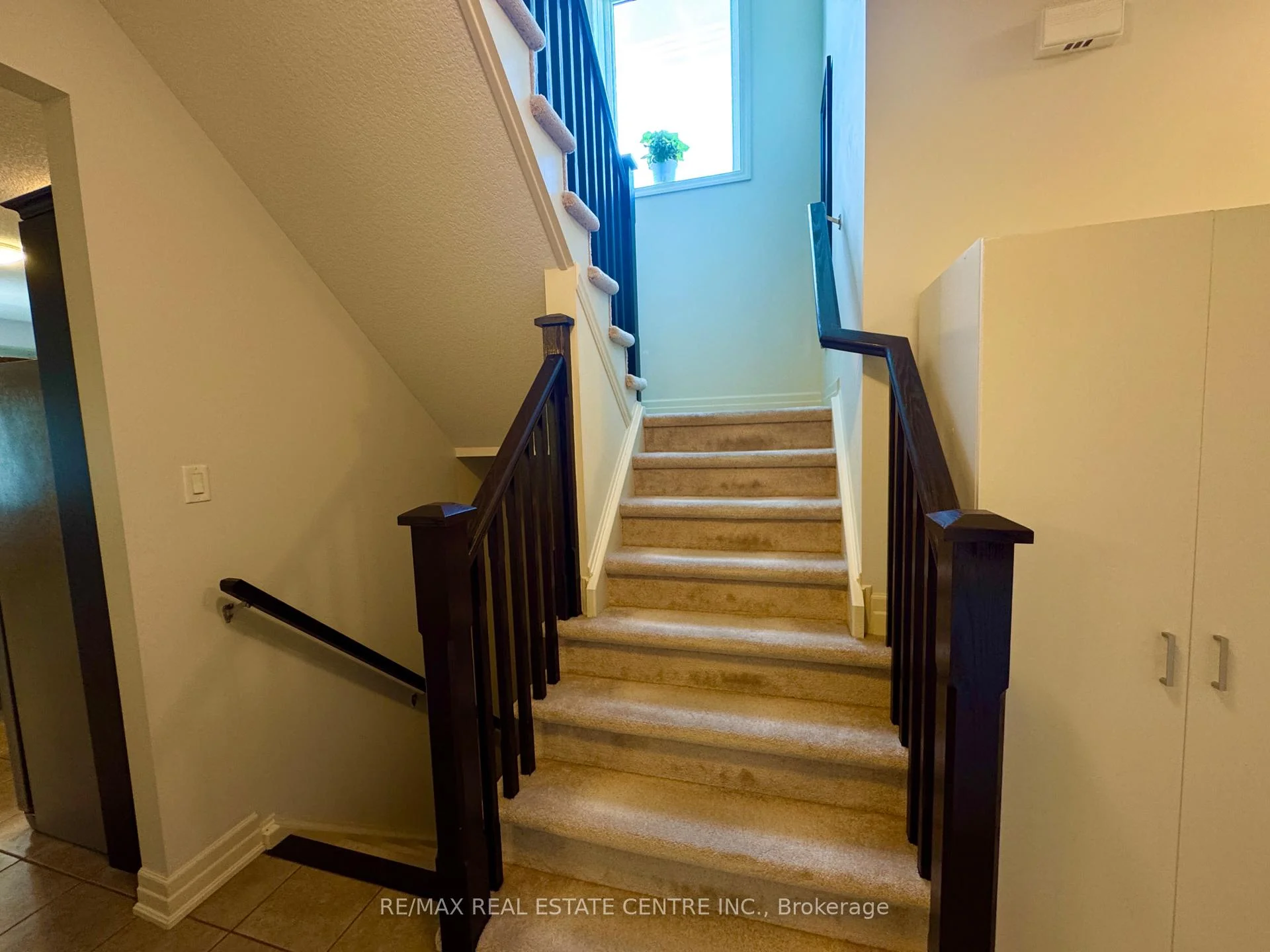 Photo 15 of 32 Hodgson Drive, Guelph, Pineridge/Westminster Woods — HOMEH
