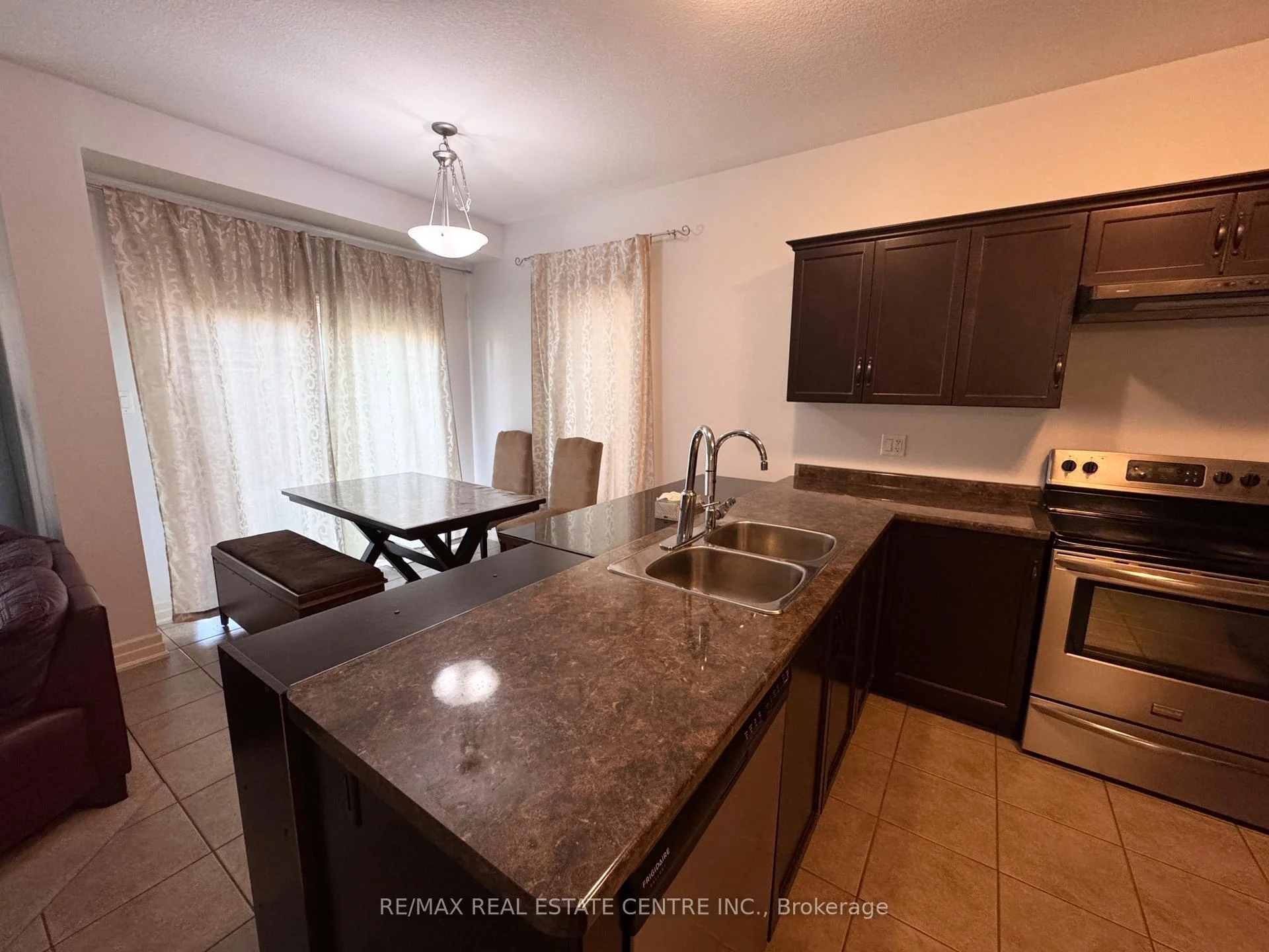 Photo 23 of 32 Hodgson Drive, Guelph, Pineridge/Westminster Woods — HOMEH