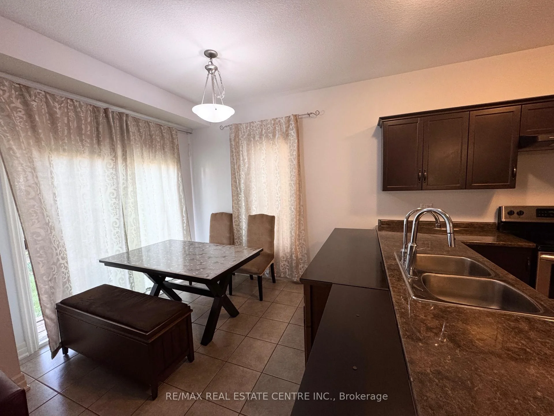 Photo 27 of 32 Hodgson Drive, Guelph, Pineridge/Westminster Woods — HOMEH