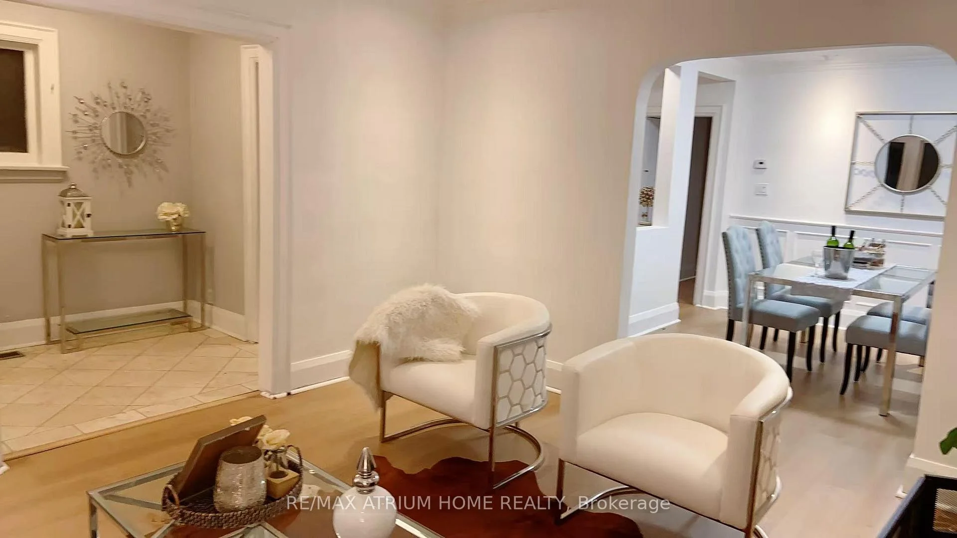 Photo 5 of 361 Fairlawn Avenue, Toronto, Bedford Park-Nortown — HOMEH
