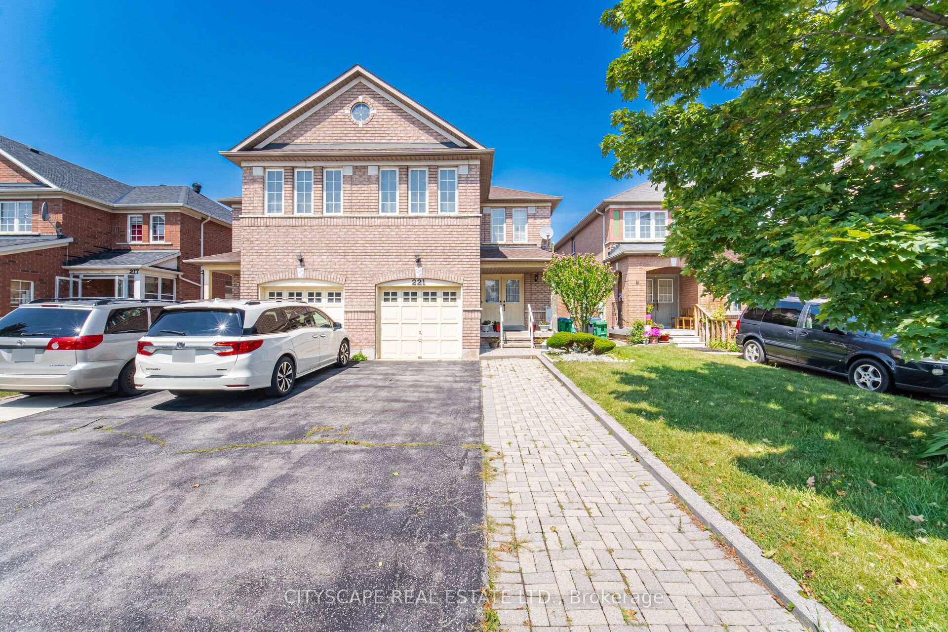 Photo 3 of 221 Richvale Drive S, Brampton, Heart Lake East — HOMEH