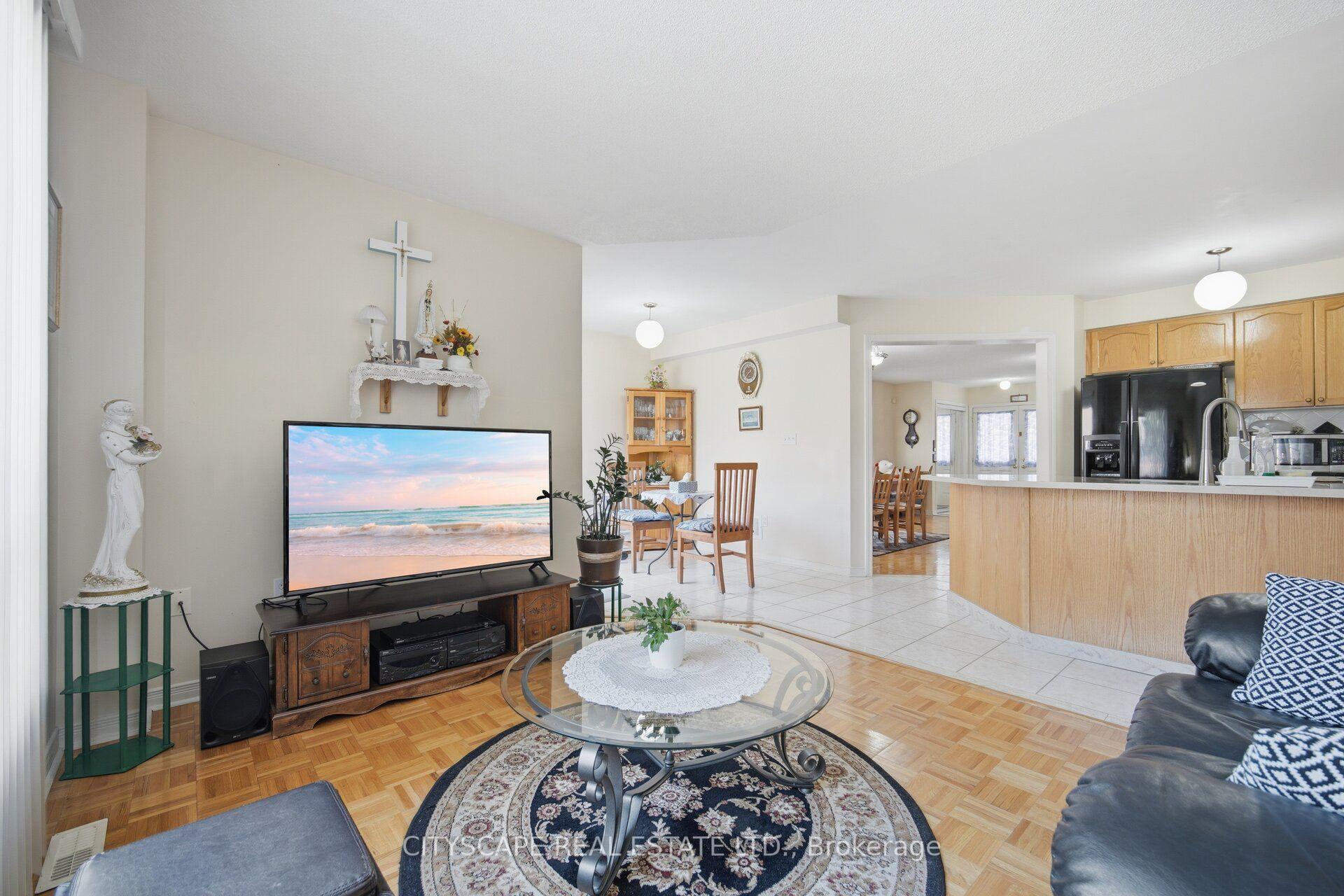 Photo 21 of 221 Richvale Drive S, Brampton, Heart Lake East — HOMEH