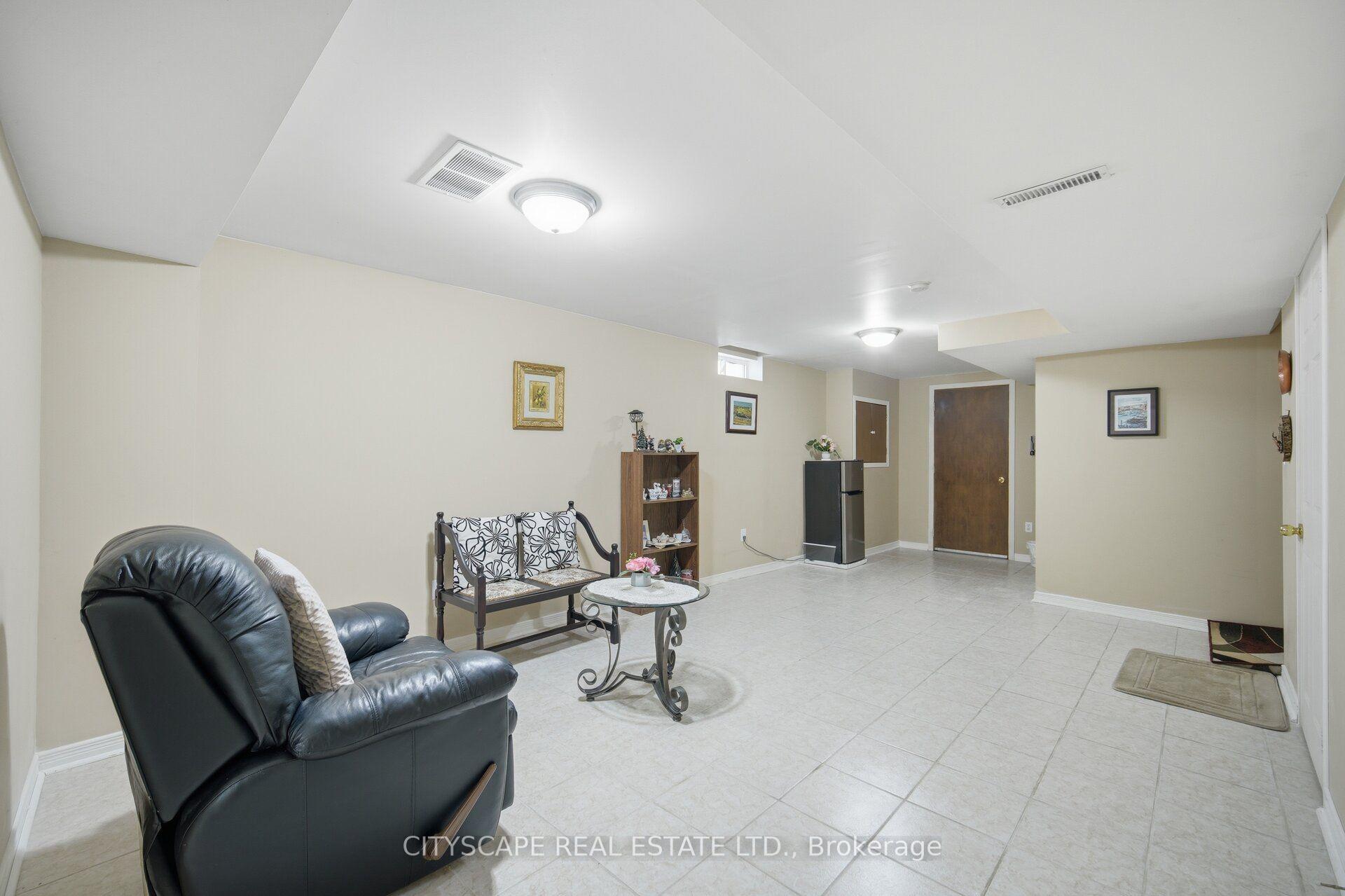 Photo 39 of 221 Richvale Drive S, Brampton, Heart Lake East — HOMEH
