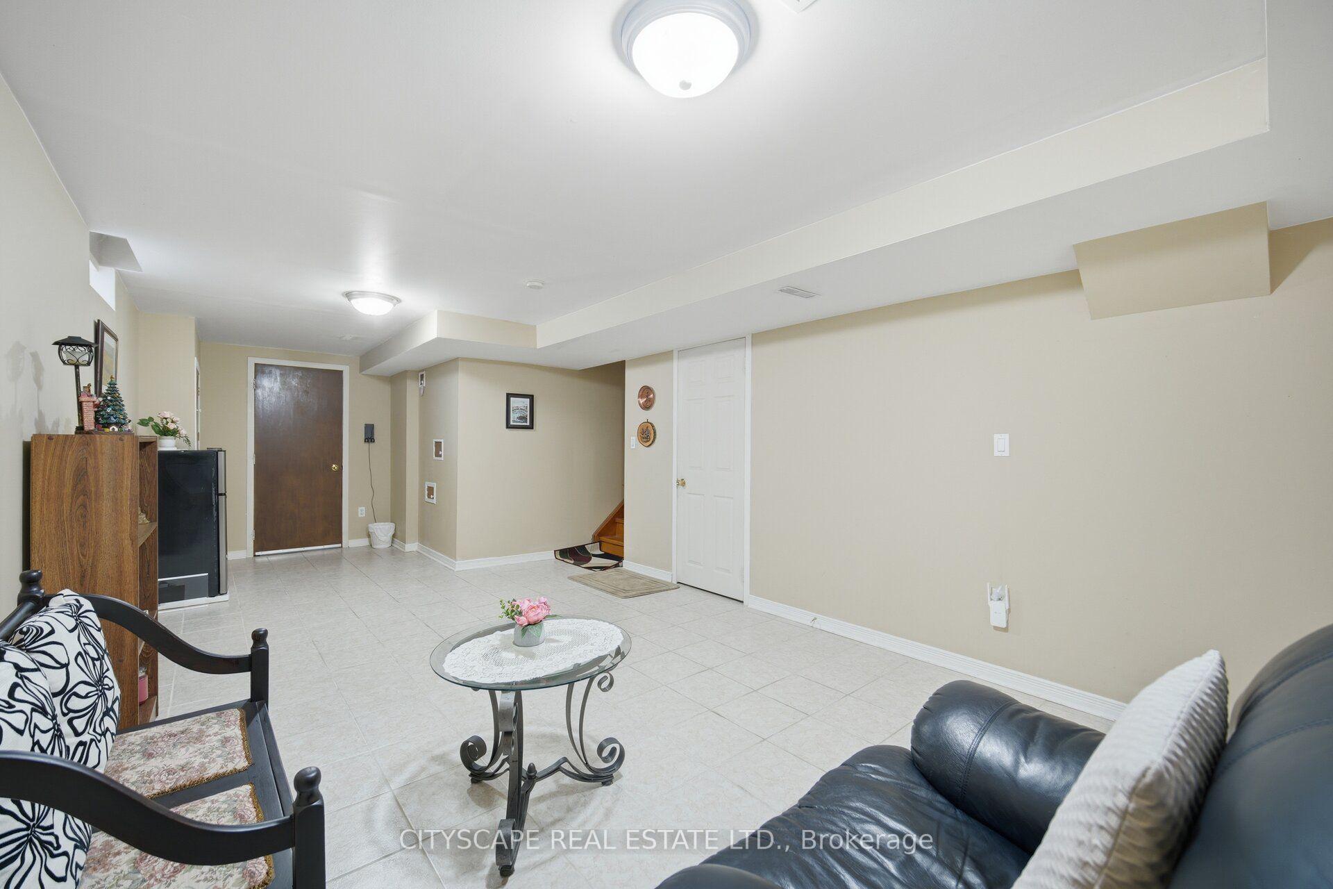 Photo 40 of 221 Richvale Drive S, Brampton, Heart Lake East — HOMEH