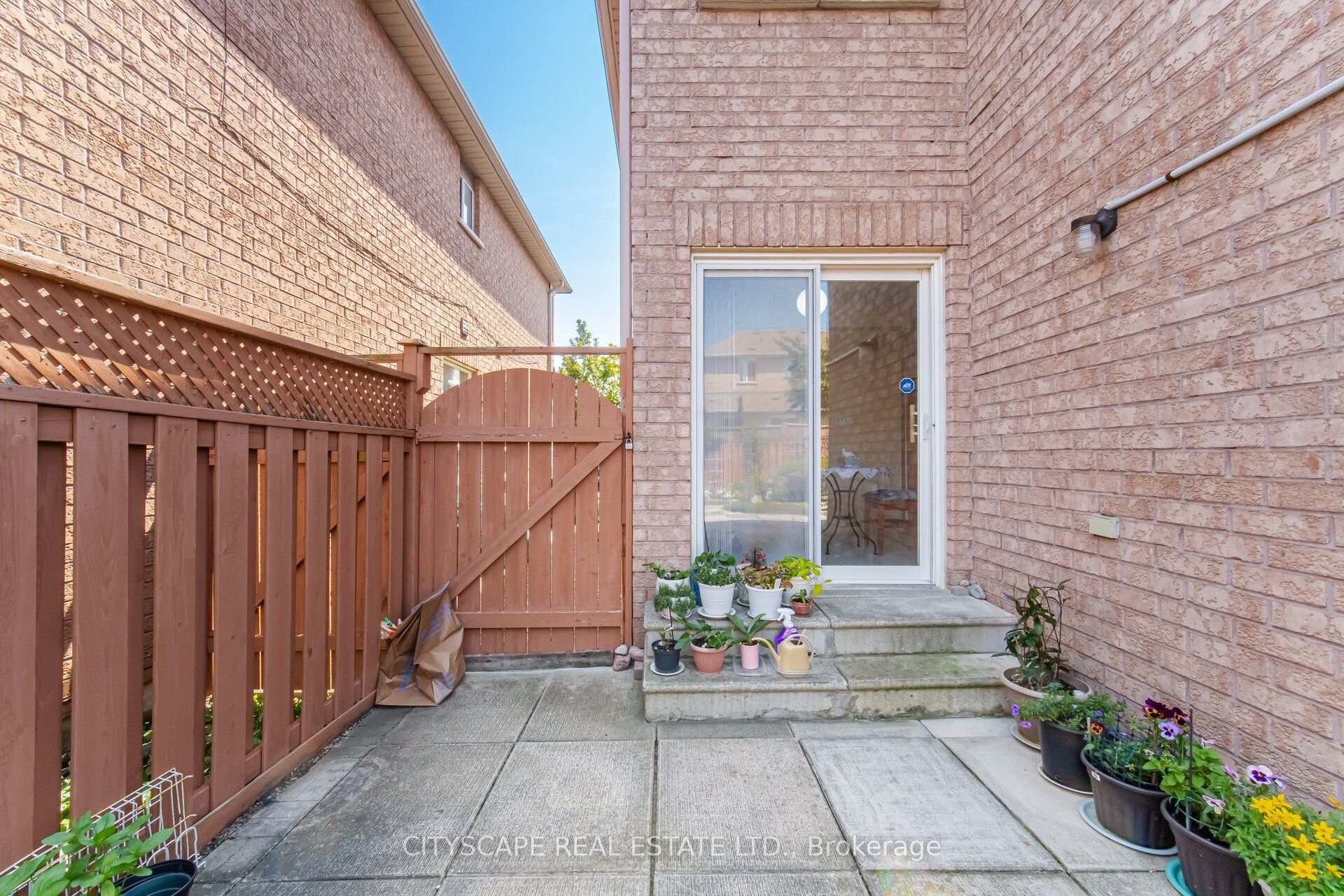 Photo 46 of 221 Richvale Drive S, Brampton, Heart Lake East — HOMEH