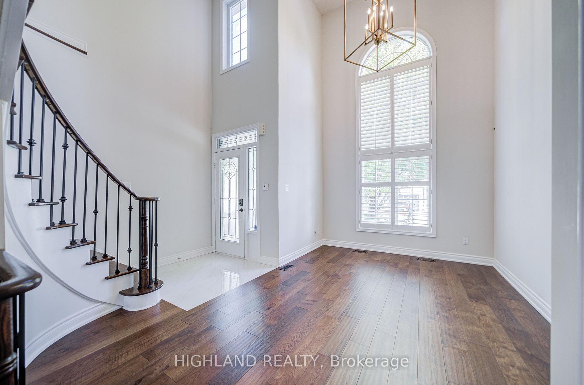 Photo 3 of 39 Shadetree Crescent, Vaughan, Vellore Village — HOMEH