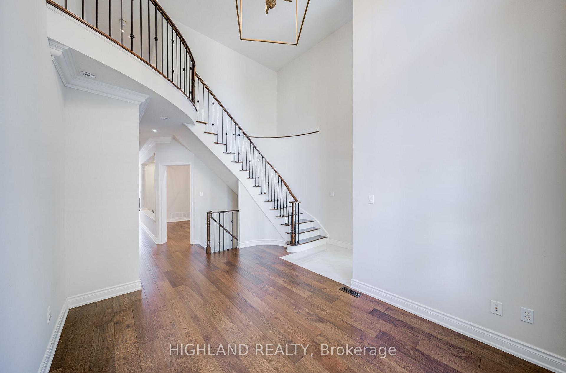 Photo 7 of 39 Shadetree Crescent, Vaughan, Vellore Village — HOMEH