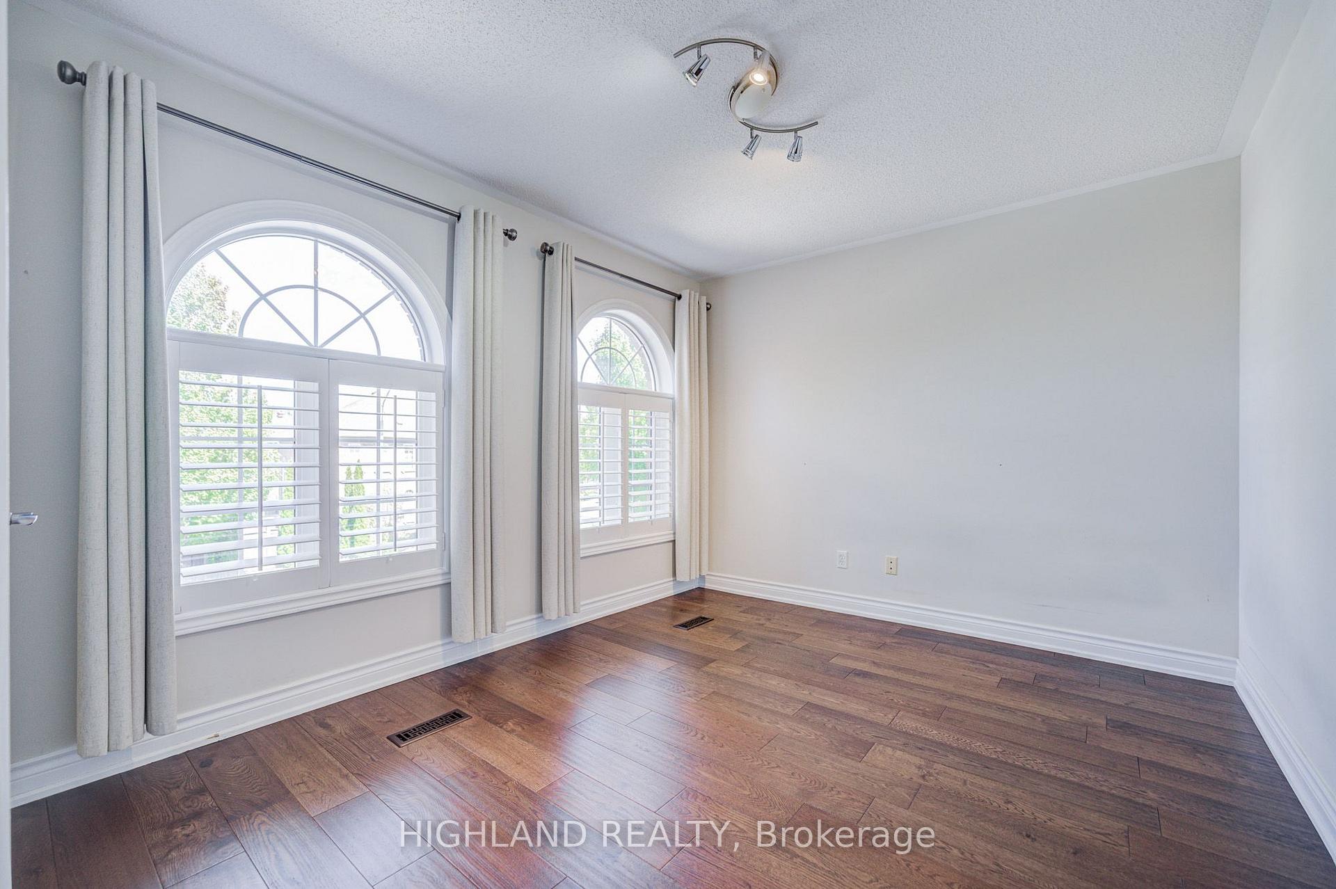 Photo 21 of 39 Shadetree Crescent, Vaughan, Vellore Village — HOMEH
