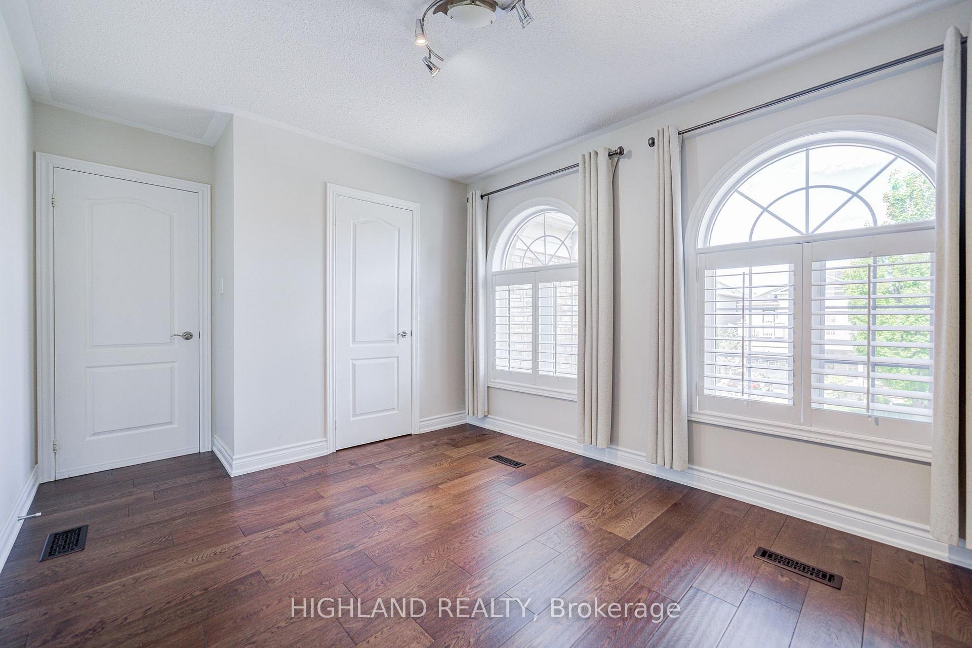 Photo 24 of 39 Shadetree Crescent, Vaughan, Vellore Village — HOMEH