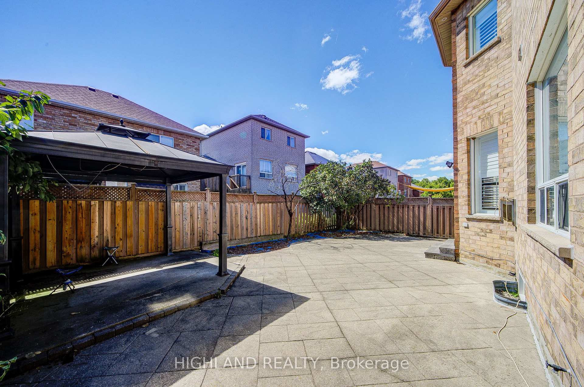 Photo 33 of 39 Shadetree Crescent, Vaughan, Vellore Village — HOMEH