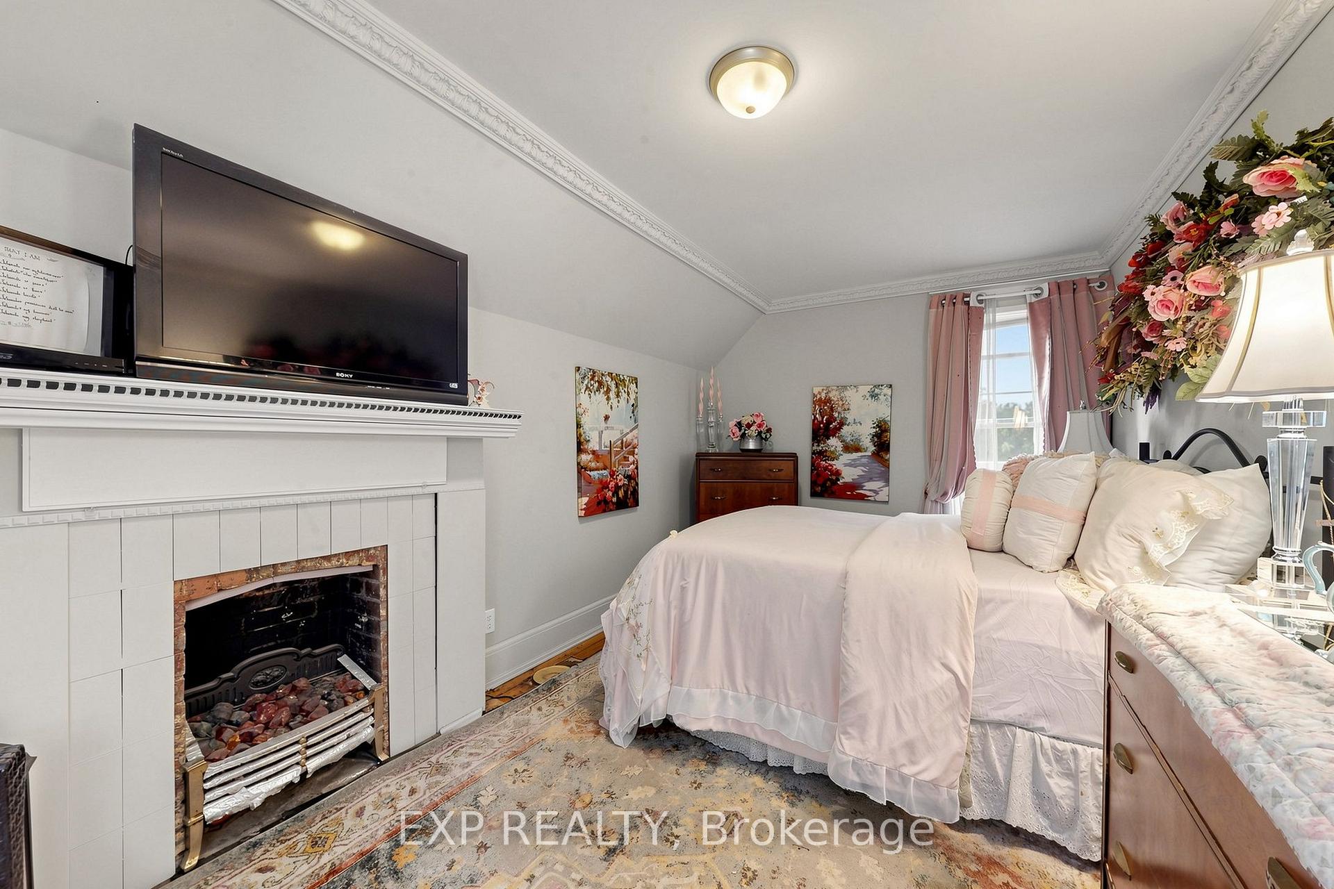 Photo 17 of 28 Simcoe Street, Kawartha Lakes, Lindsay — HOMEH