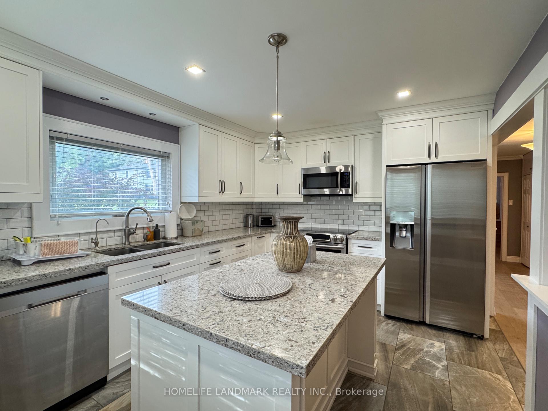 Photo 9 of Unit Upper, 119 Blake Street, Barrie, North Shore — HOMEH