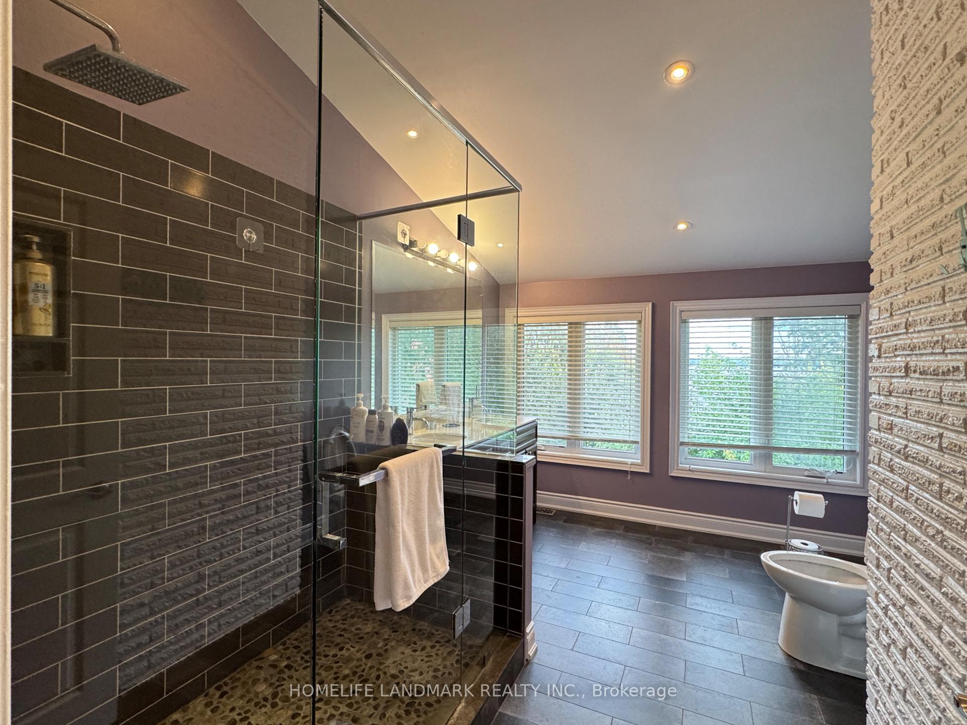 Photo 16 of Unit Upper, 119 Blake Street, Barrie, North Shore — HOMEH