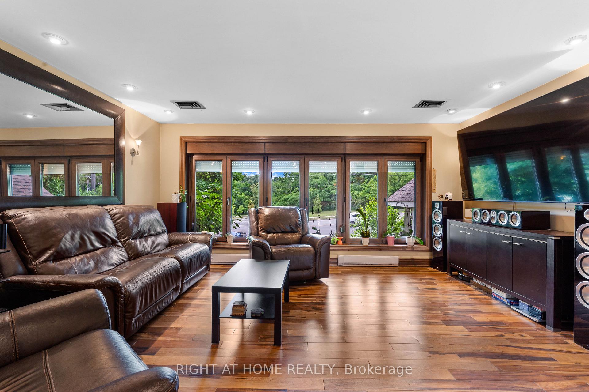 Photo 5 of Unit UPPER, 1101 Brimley Road, Scarborough, Bendale — HOMEH
