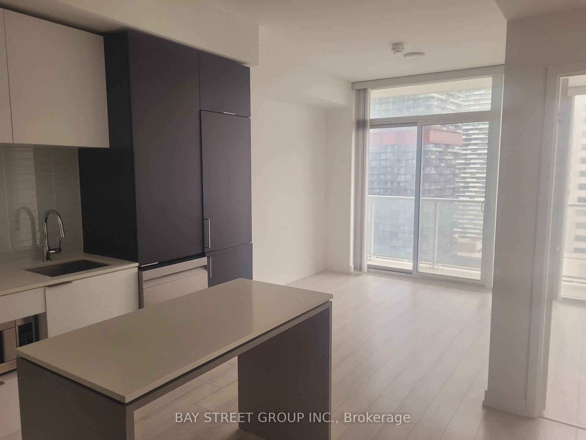 Photo 4 of Unit 2108, 33 Helendale Avenue, Toronto, Yonge-Eglinton — HOMEH