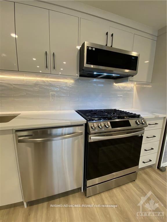 Photo 5 of Unit B, 79 Boyce Avenue, Ottawa, Britannia — HOMEH