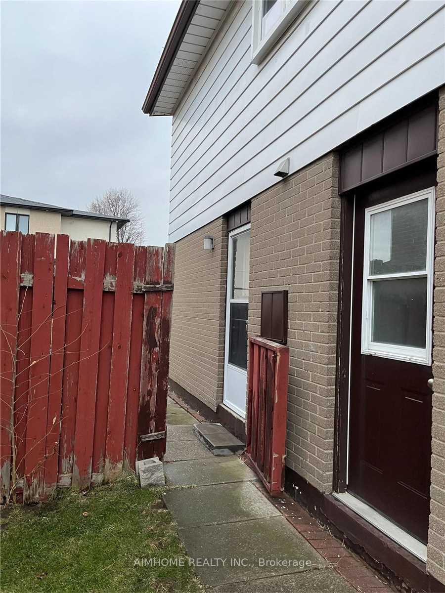 Photo 2 of 6 Havenview Road, Scarborough, Agincourt South-Malvern West — HOMEH