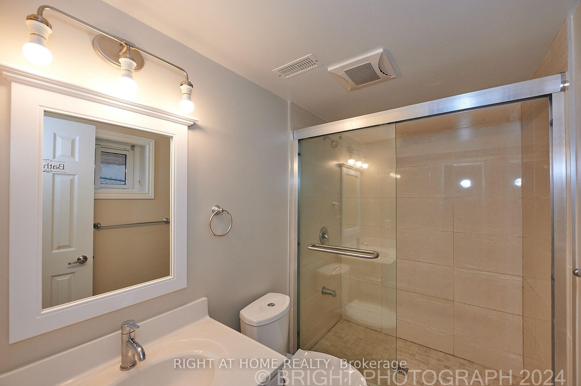 Photo 3 of 36 Ladner Drive, North York, Pleasant View — HOMEH