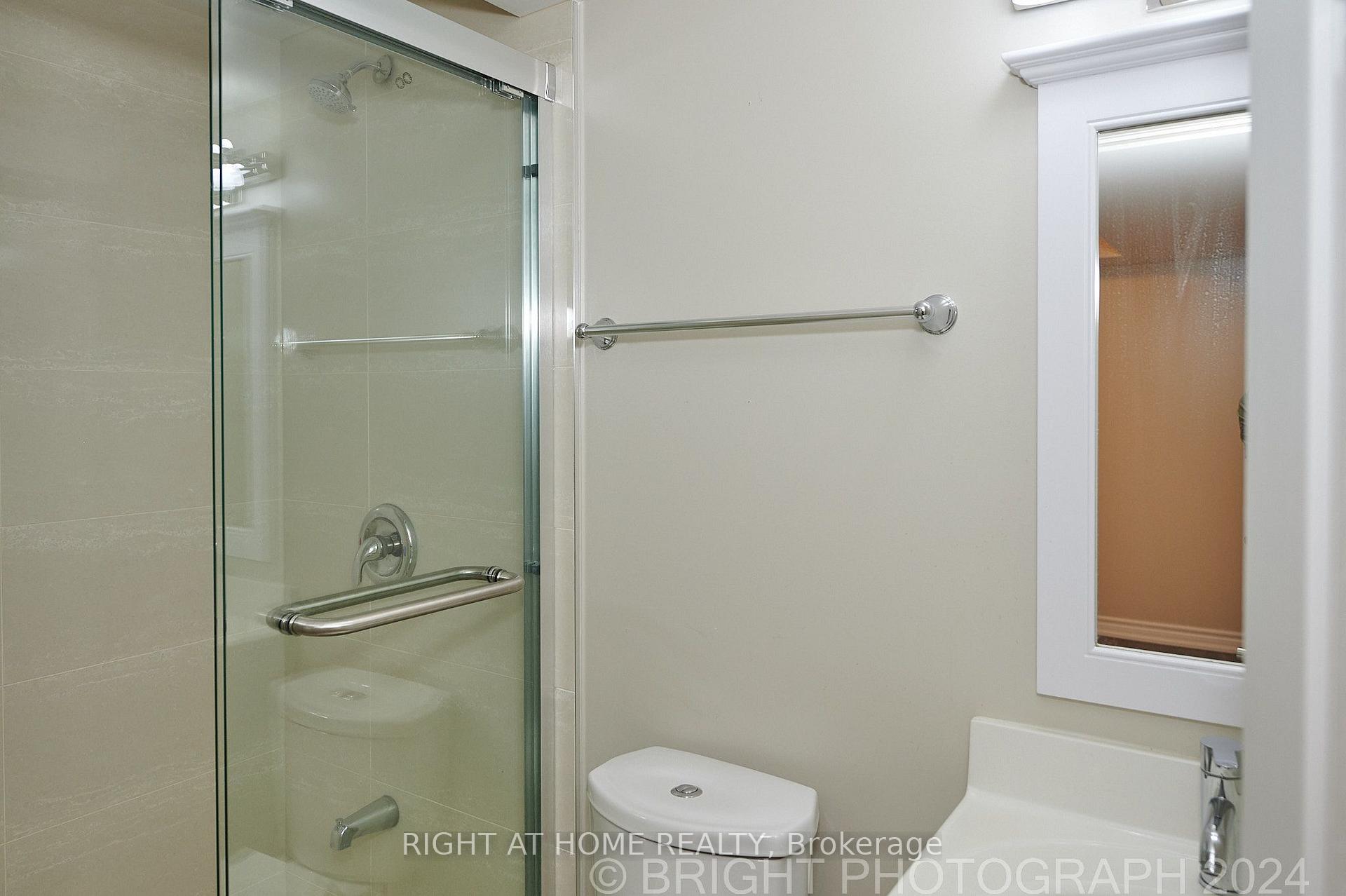 Photo 6 of 36 Ladner Drive, North York, Pleasant View — HOMEH