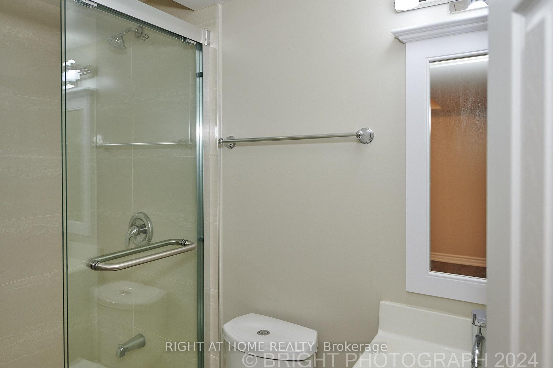 Photo 7 of 36 Ladner Drive, North York, Pleasant View — HOMEH