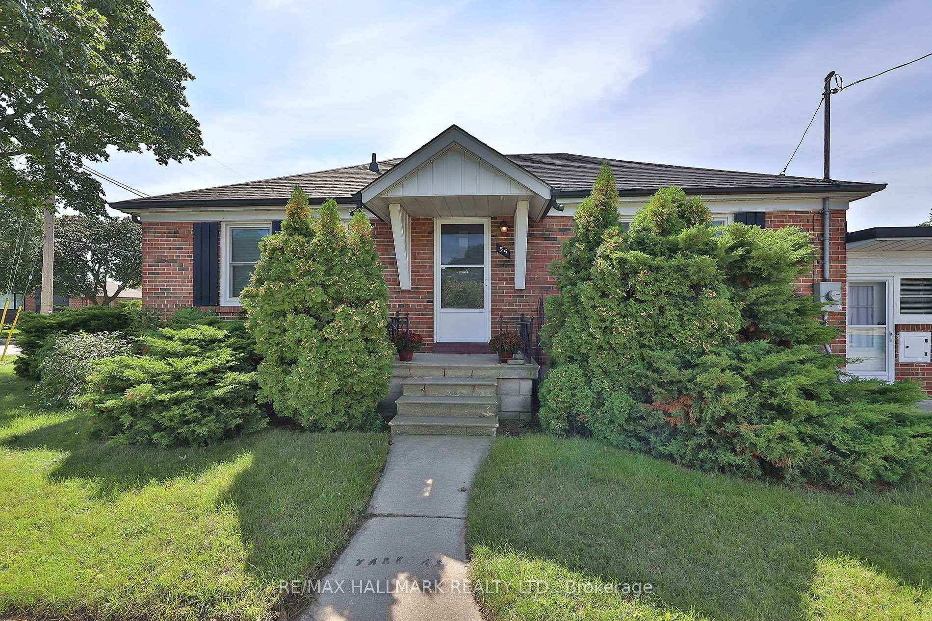 Photo 4 of 55 Athol Avenue, Etobicoke, Stonegate-Queensway — HOMEH