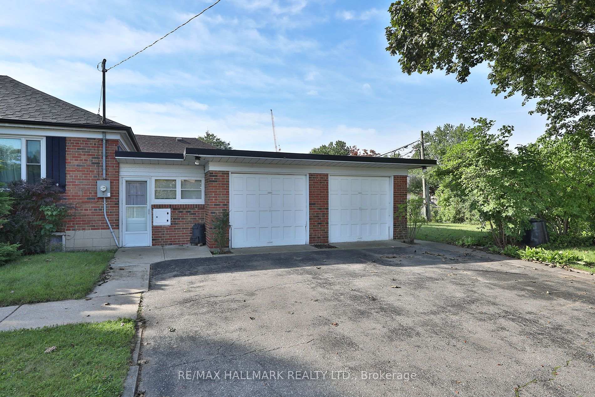 Photo 5 of 55 Athol Avenue, Etobicoke, Stonegate-Queensway — HOMEH