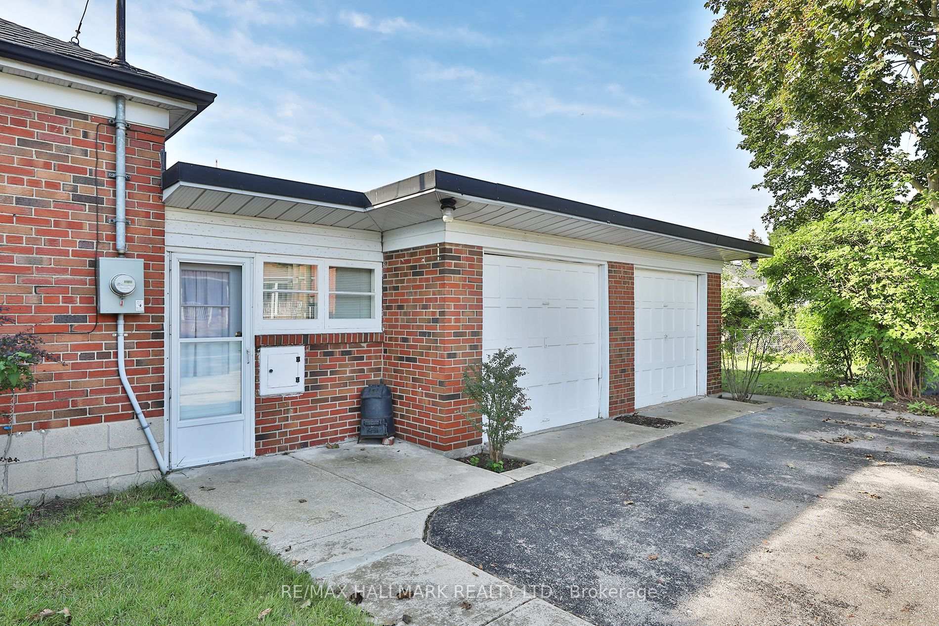 Photo 6 of 55 Athol Avenue, Etobicoke, Stonegate-Queensway — HOMEH