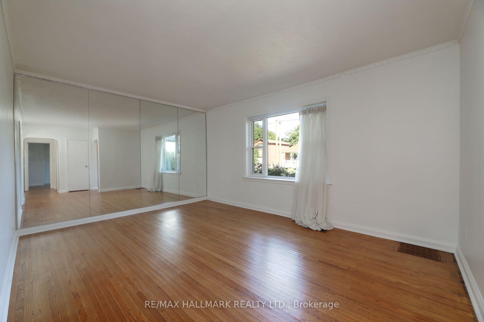 Photo 8 of 55 Athol Avenue, Etobicoke, Stonegate-Queensway — HOMEH