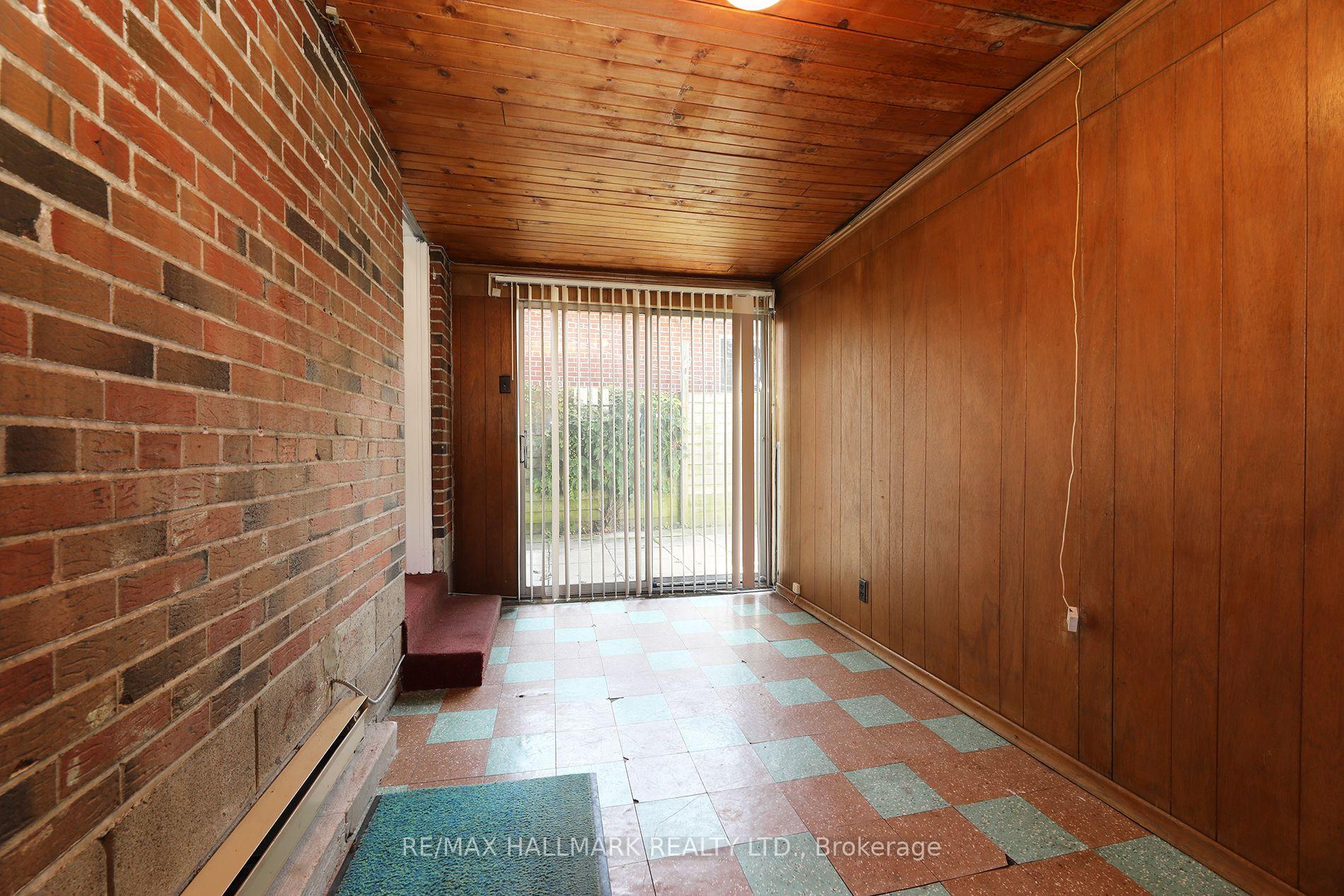 Photo 24 of 55 Athol Avenue, Etobicoke, Stonegate-Queensway — HOMEH