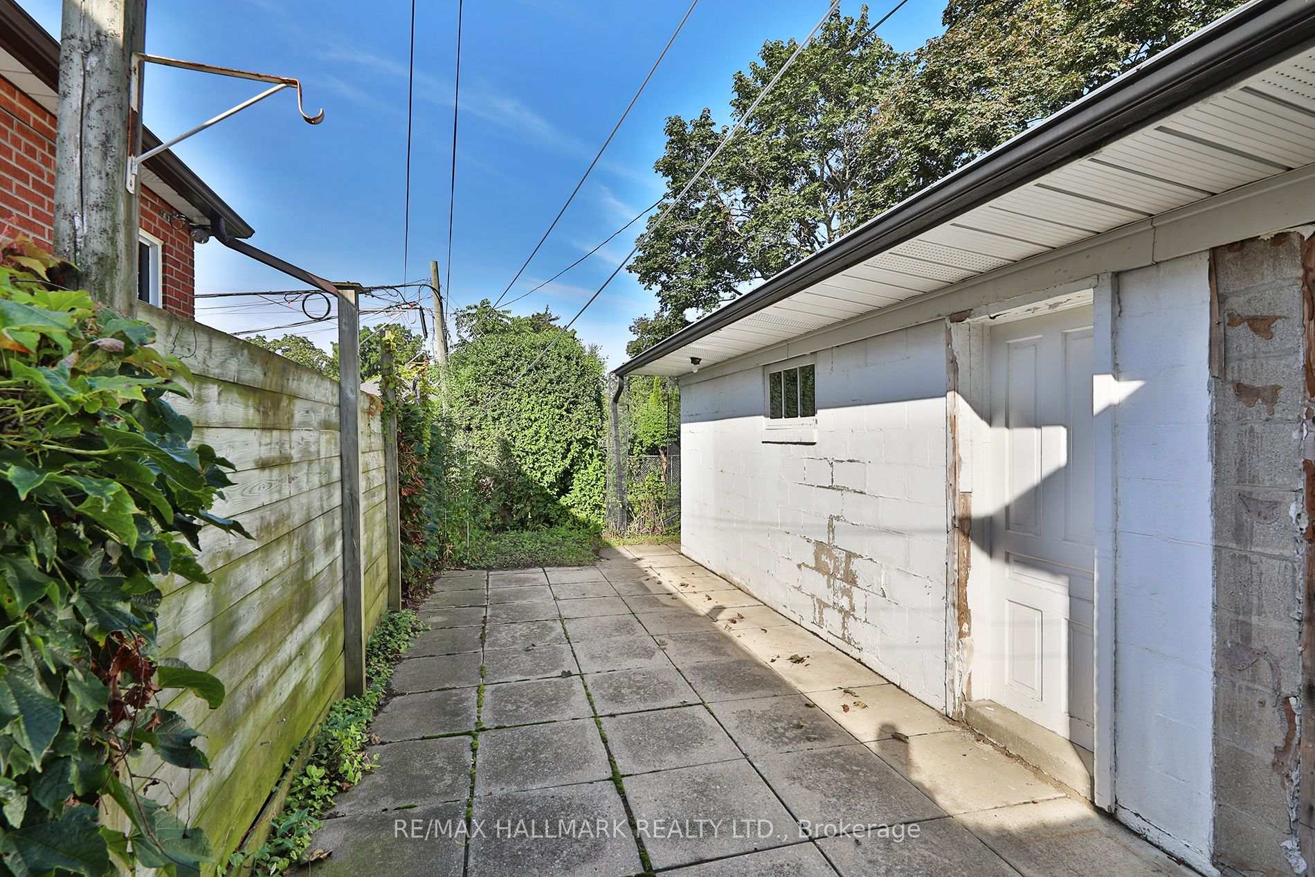 Photo 30 of 55 Athol Avenue, Etobicoke, Stonegate-Queensway — HOMEH