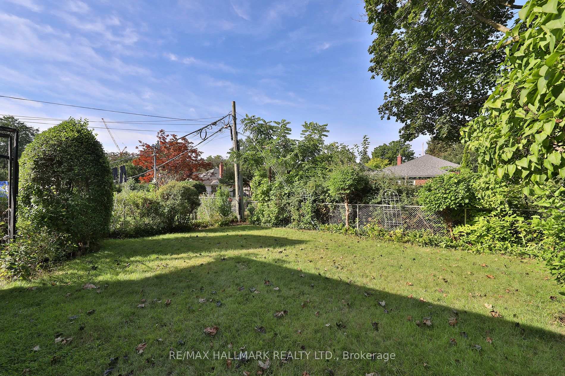 Photo 33 of 55 Athol Avenue, Etobicoke, Stonegate-Queensway — HOMEH