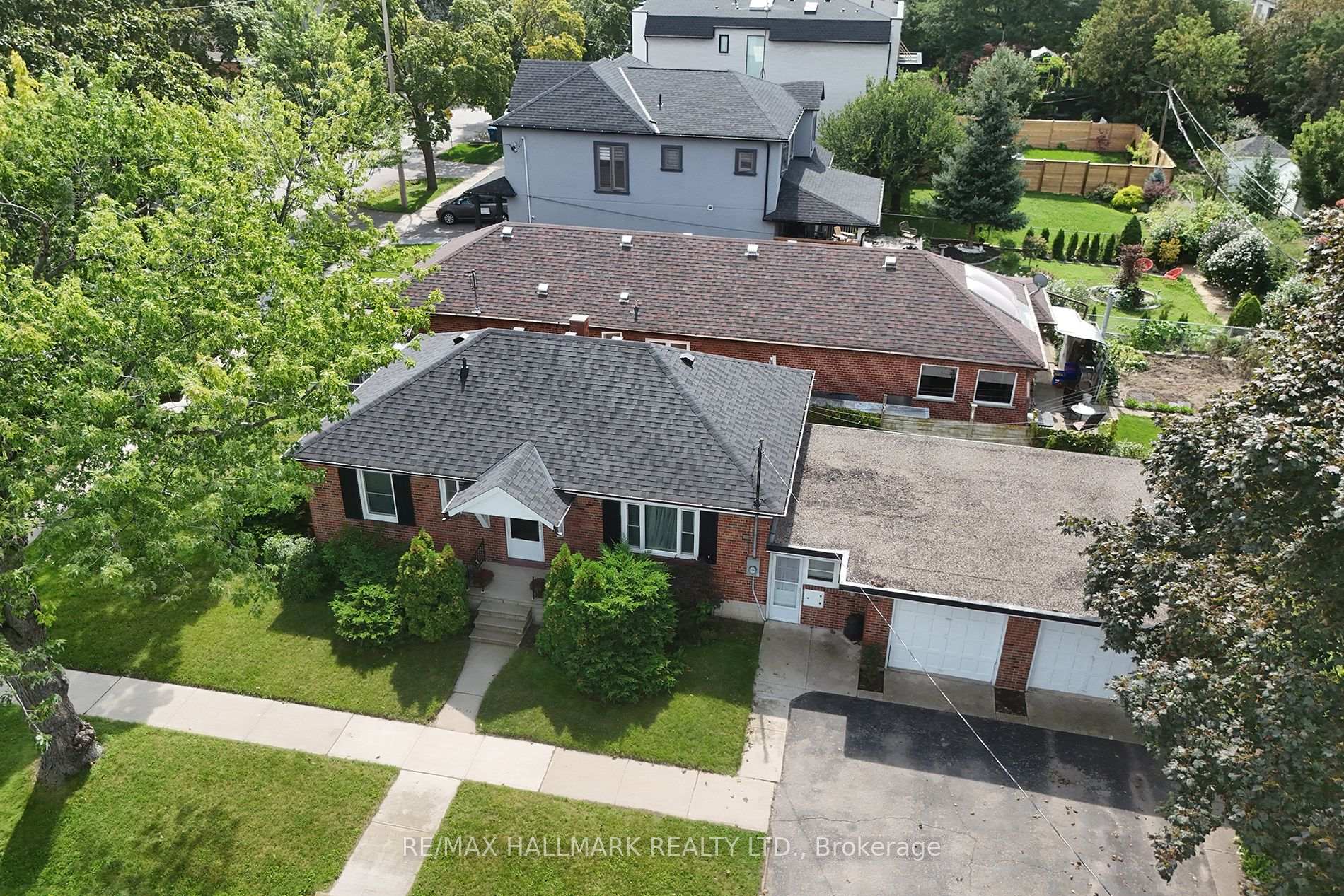 Photo 35 of 55 Athol Avenue, Etobicoke, Stonegate-Queensway — HOMEH