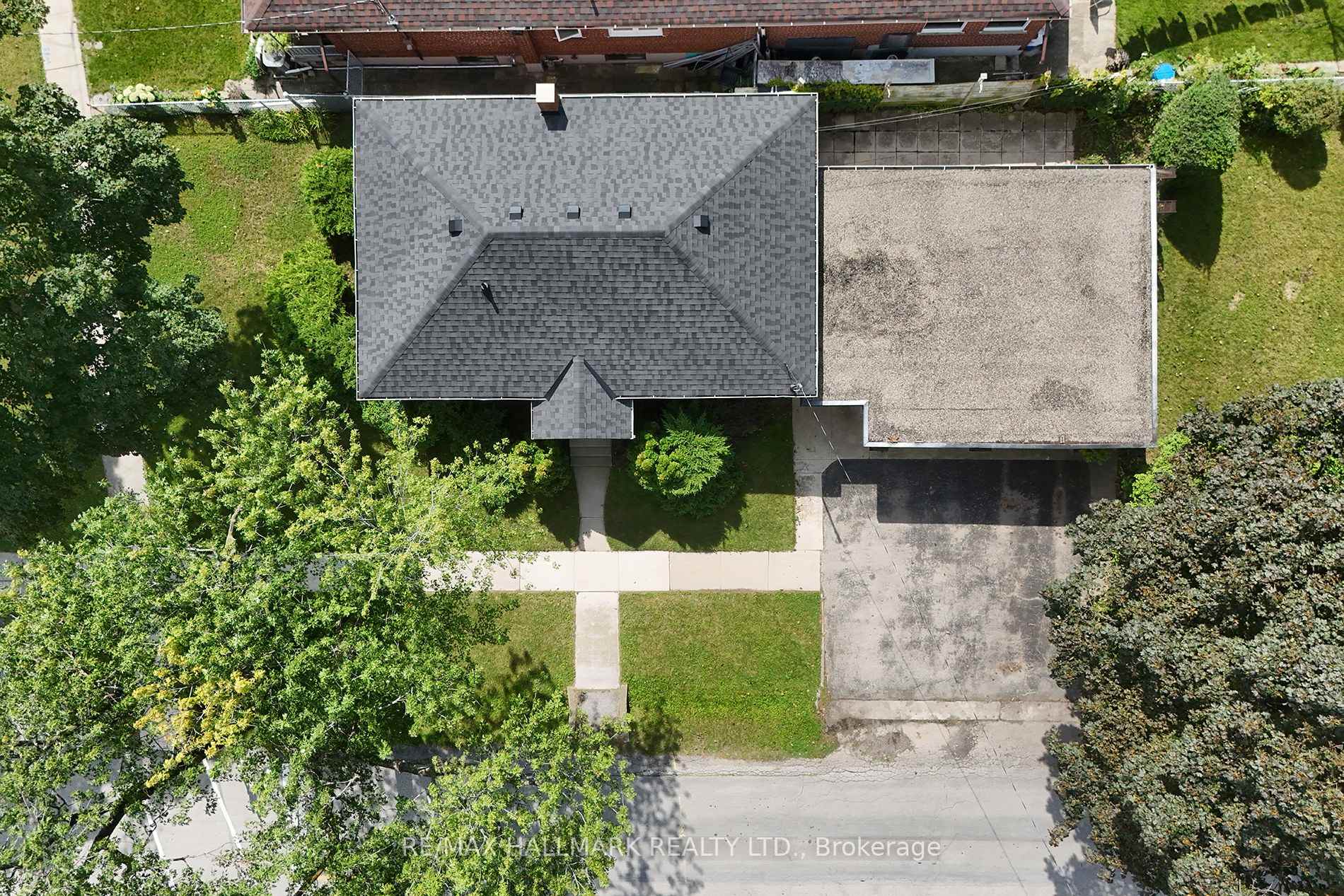 Photo 39 of 55 Athol Avenue, Etobicoke, Stonegate-Queensway — HOMEH