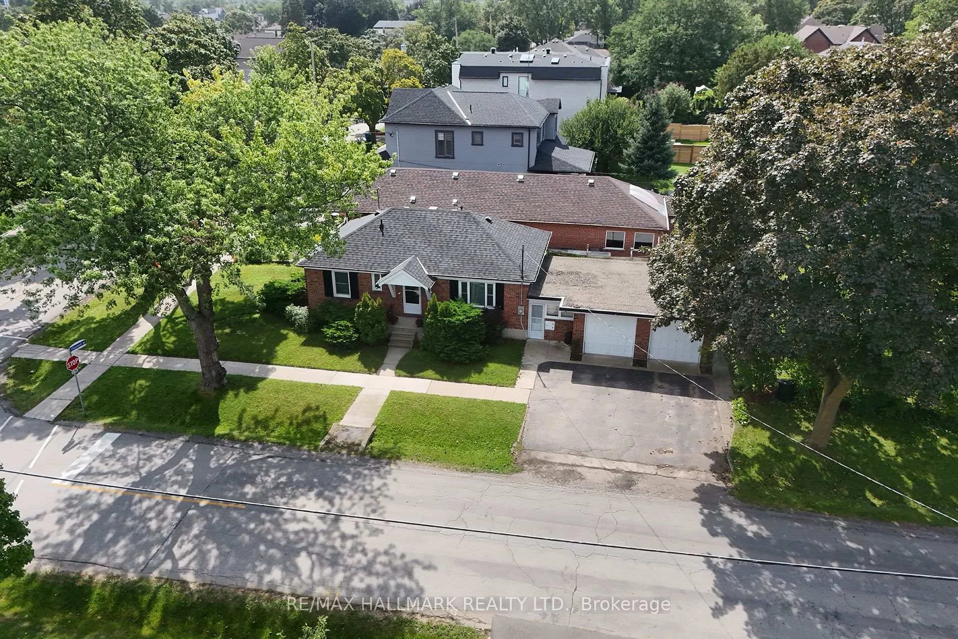 Photo 27 of 55 Athol Avenue, Etobicoke, Stonegate-Queensway — HOMEH