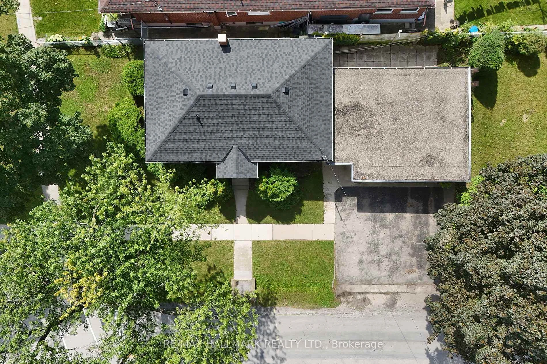 Photo 29 of 55 Athol Avenue, Etobicoke, Stonegate-Queensway — HOMEH