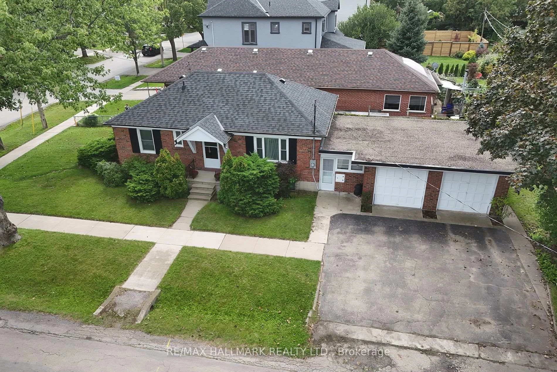 Photo 47 of 55 Athol Avenue, Etobicoke, Stonegate-Queensway — HOMEH