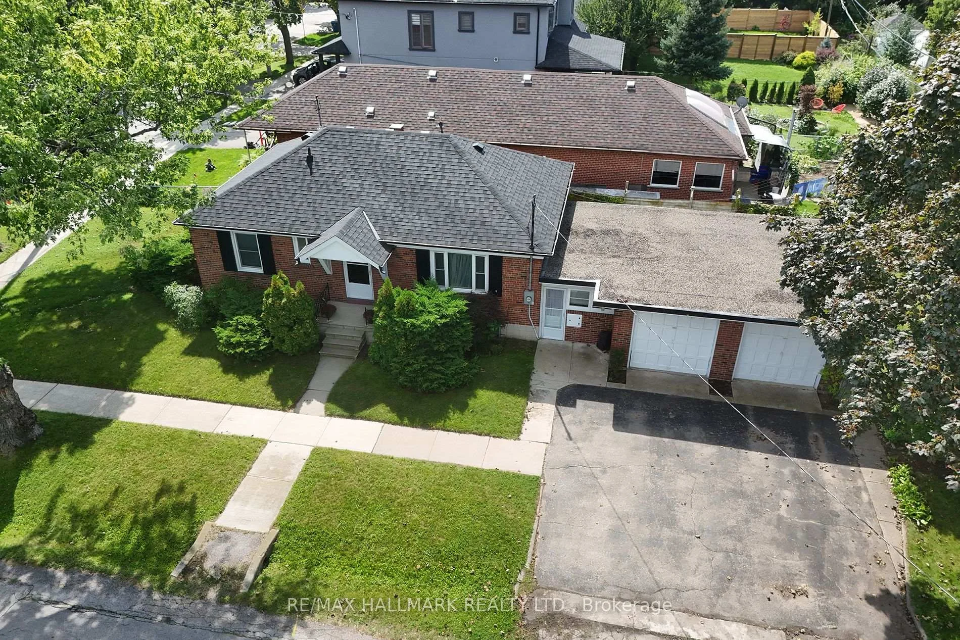 Photo 48 of 55 Athol Avenue, Etobicoke, Stonegate-Queensway — HOMEH
