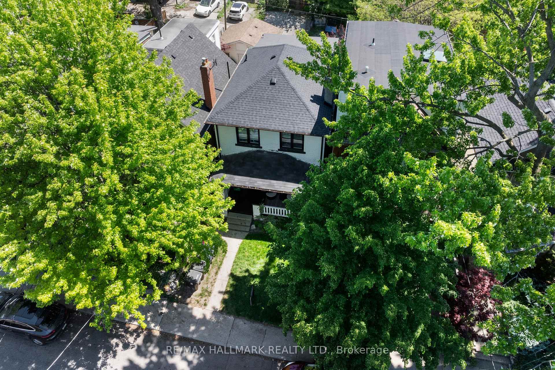 Photo 16 of Unit Upper, 327 Kenilworth Avenue, Toronto, The Beaches — HOMEH