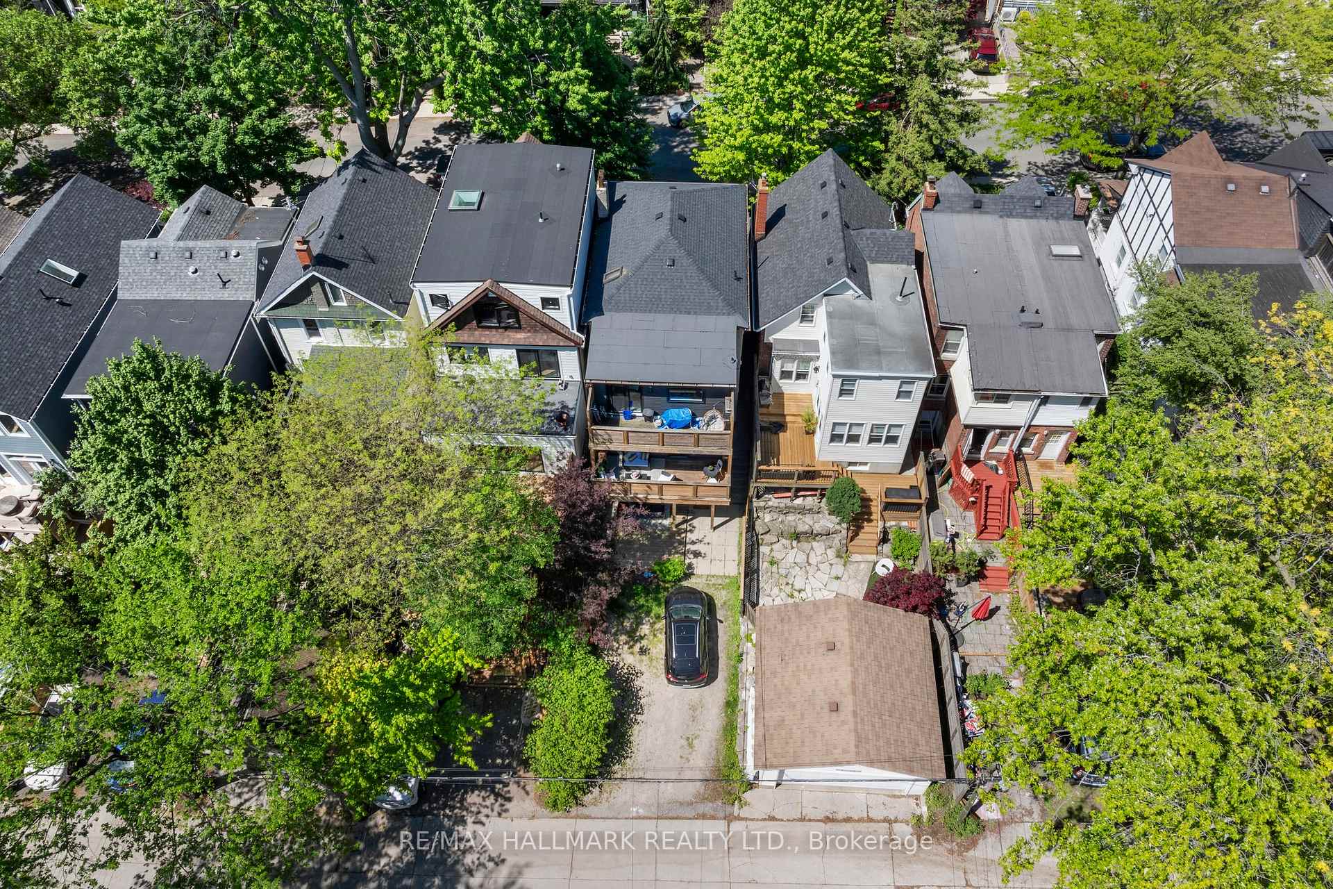 Photo 17 of Unit Upper, 327 Kenilworth Avenue, Toronto, The Beaches — HOMEH
