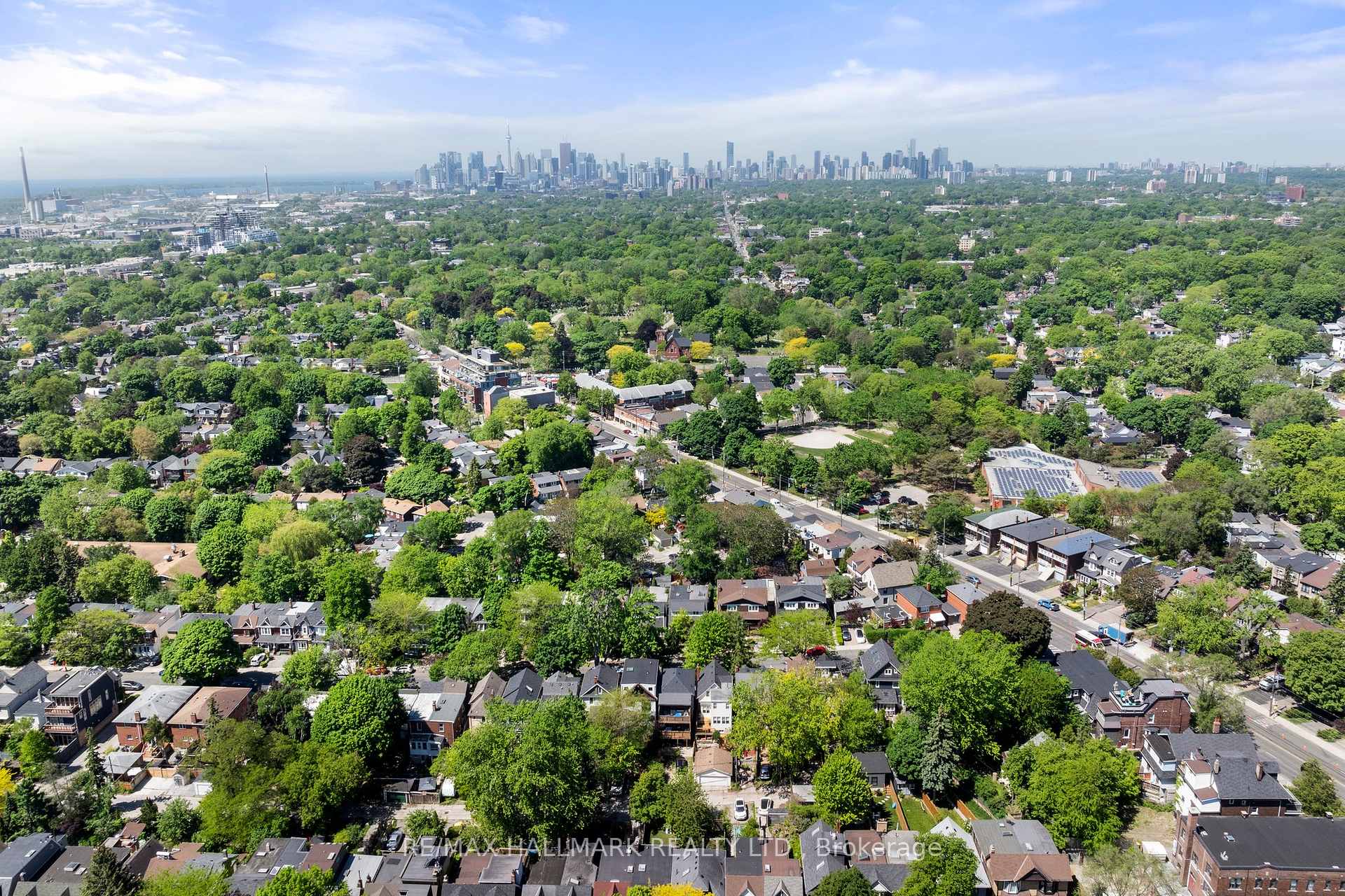 Photo 18 of Unit Upper, 327 Kenilworth Avenue, Toronto, The Beaches — HOMEH